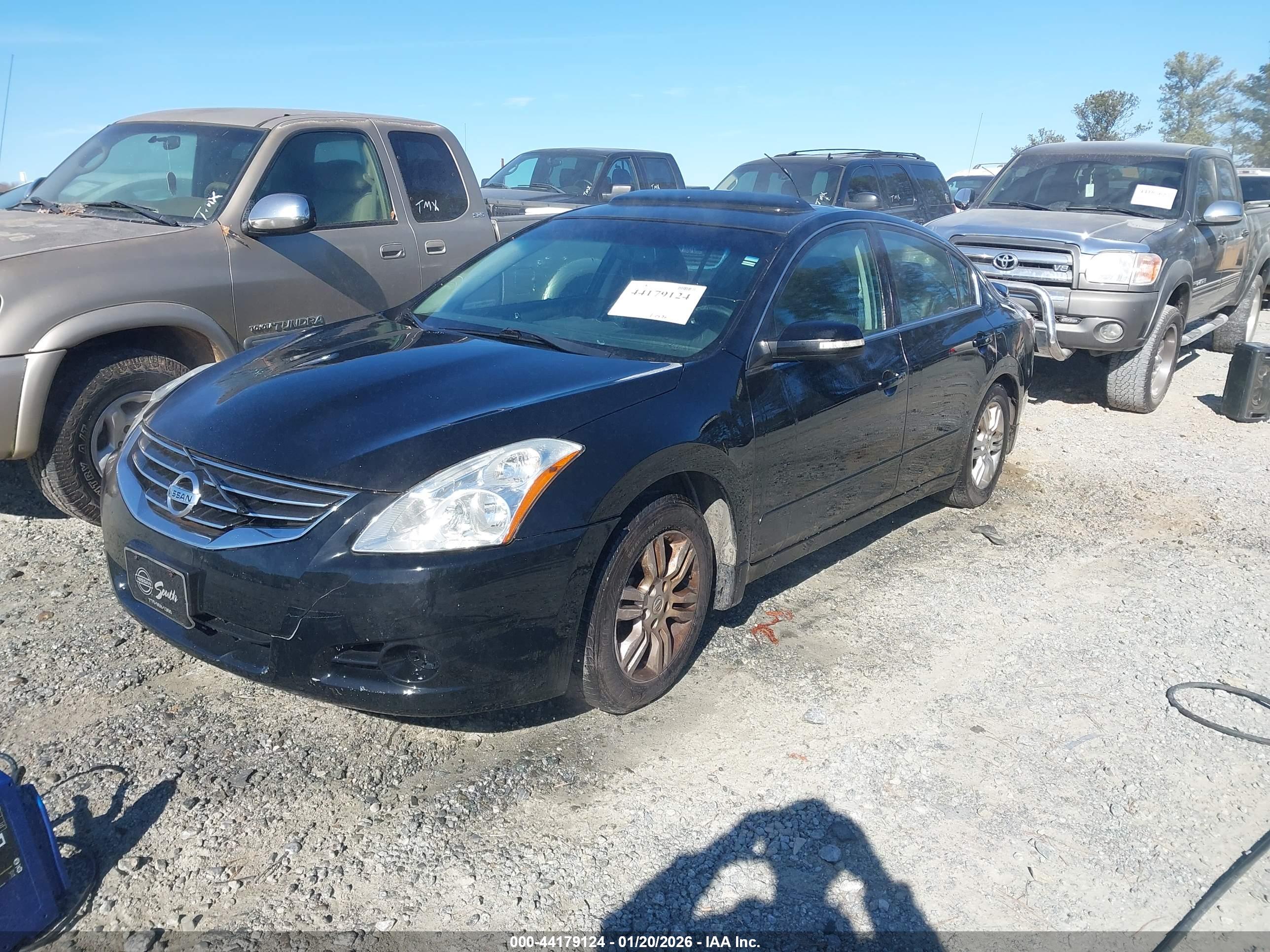 NISSAN ALTIMA image 2