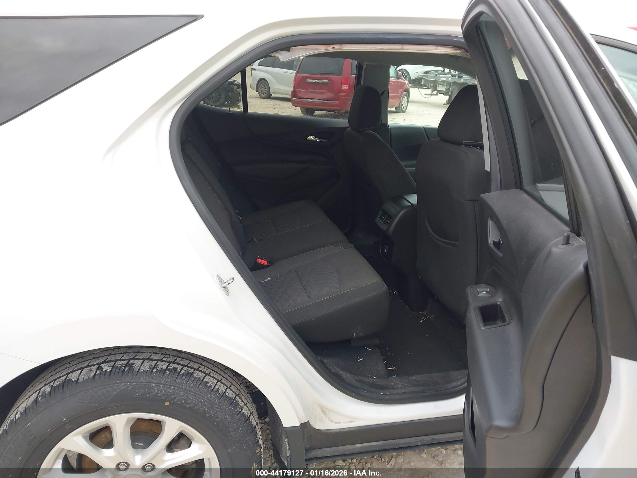 CHEVROLET EQUINOX image 8