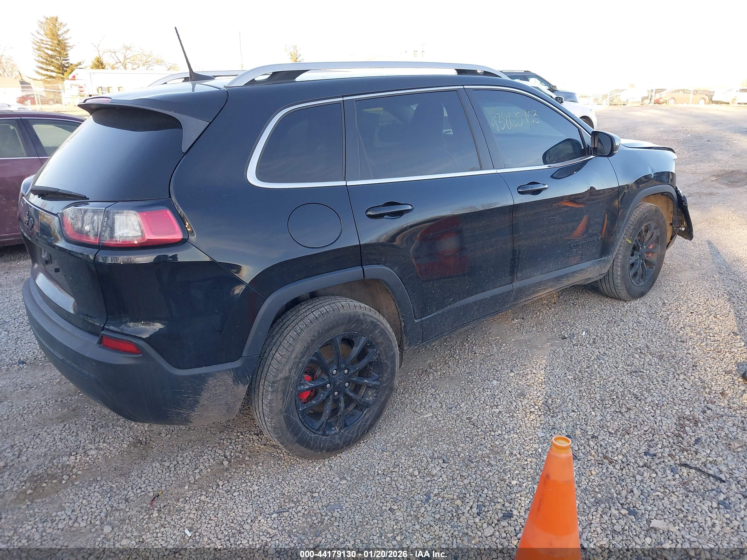 JEEP CHEROKEE image 4