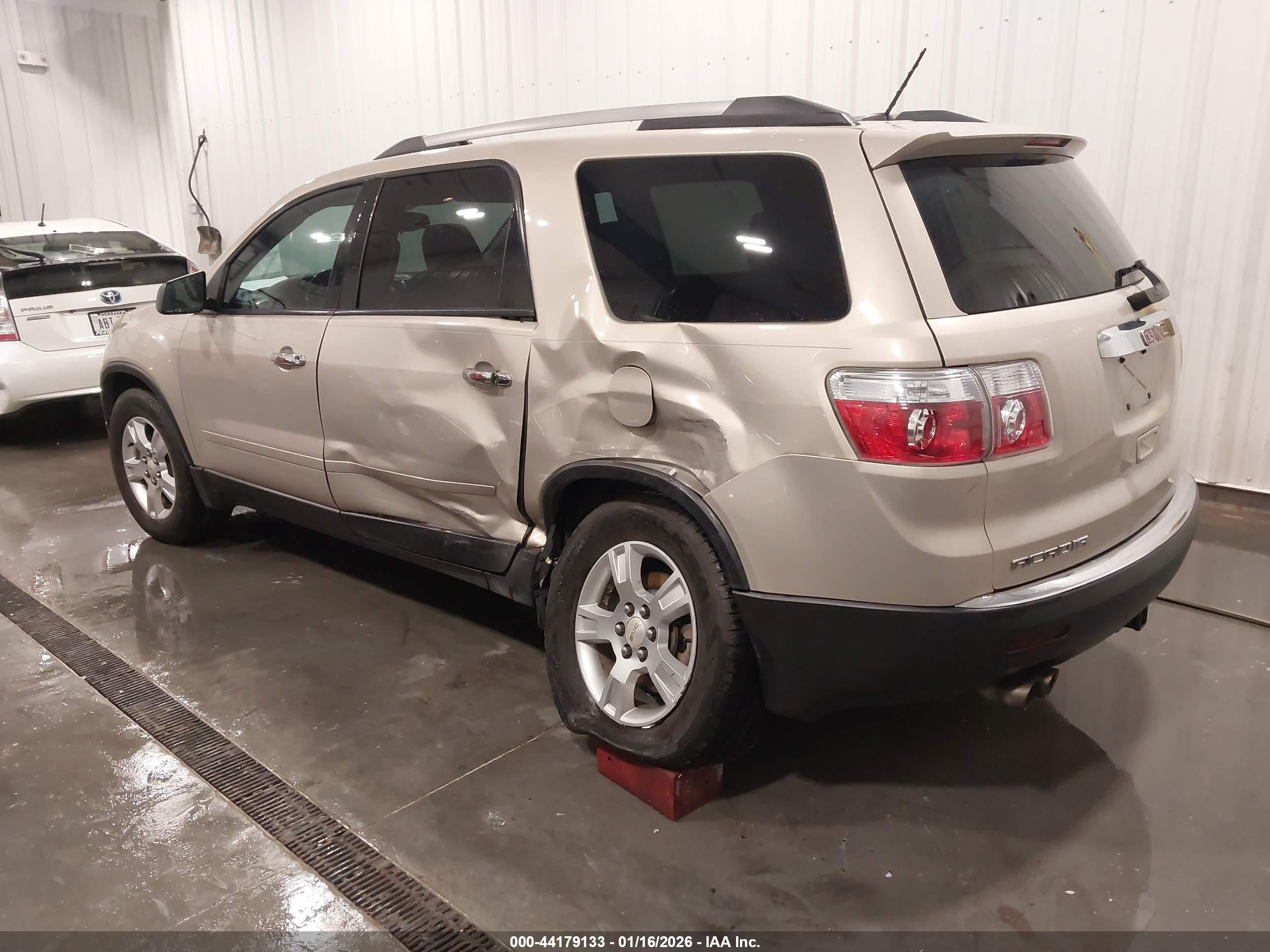 GMC ACADIA image 3