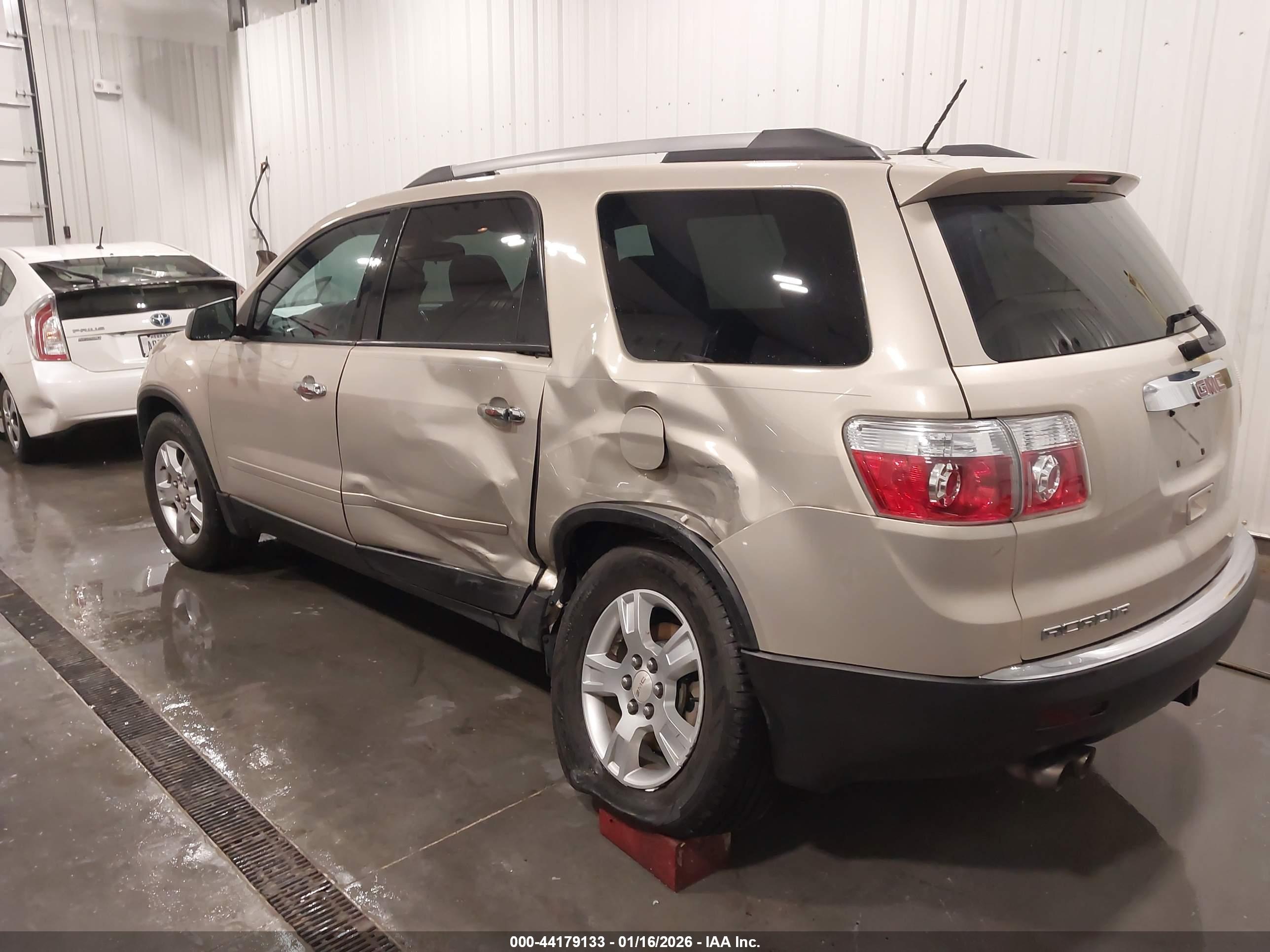 GMC ACADIA image 6