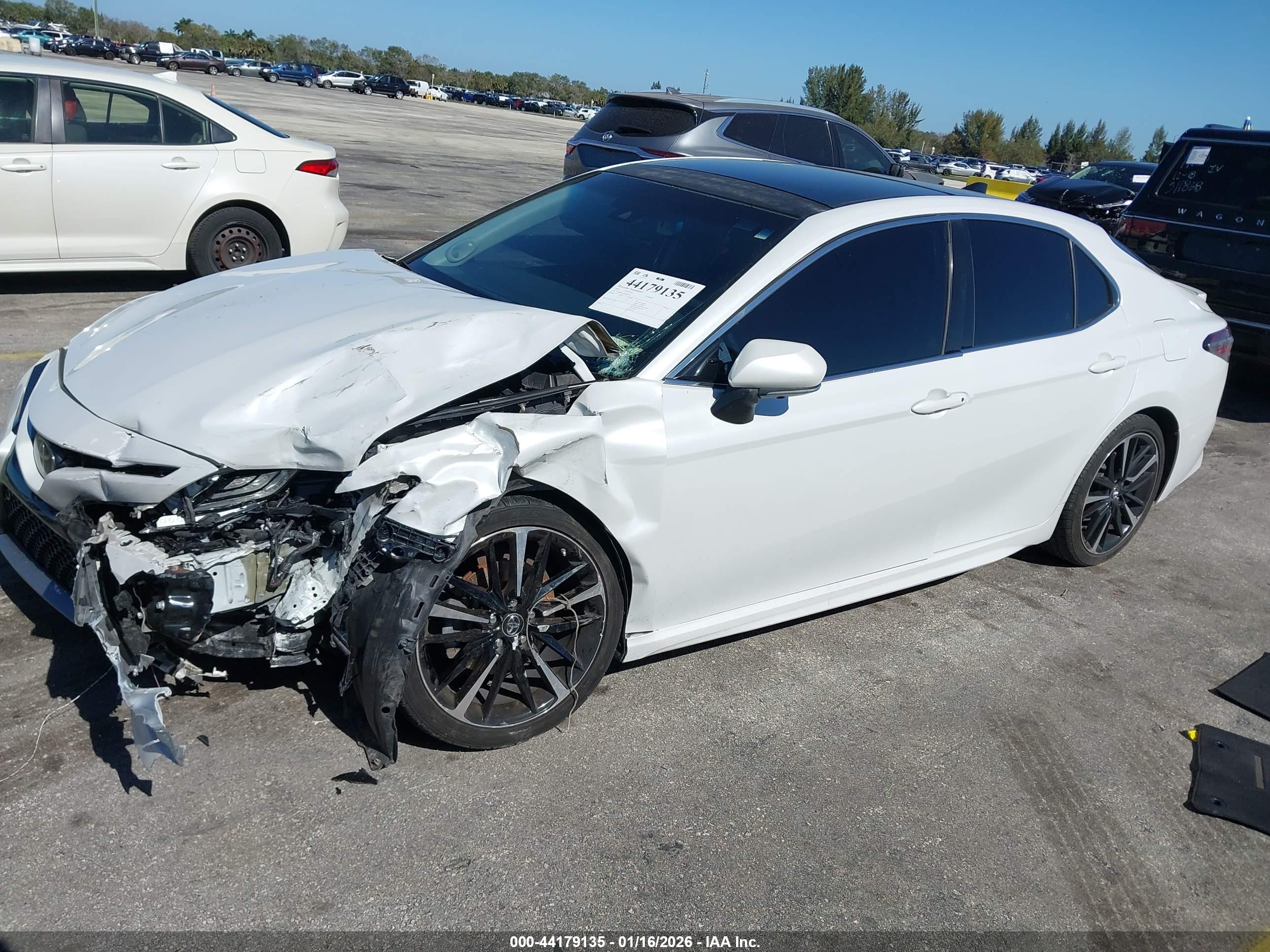 TOYOTA CAMRY image 2