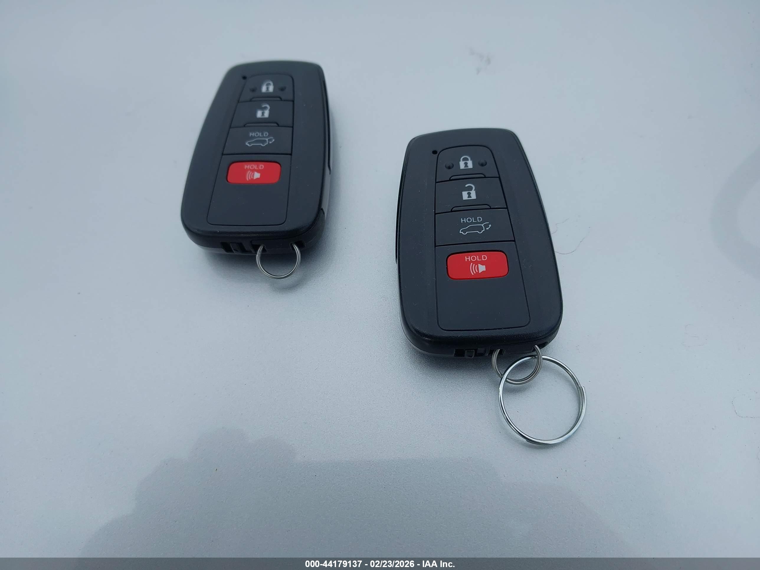 TOYOTA RAV4 image 11