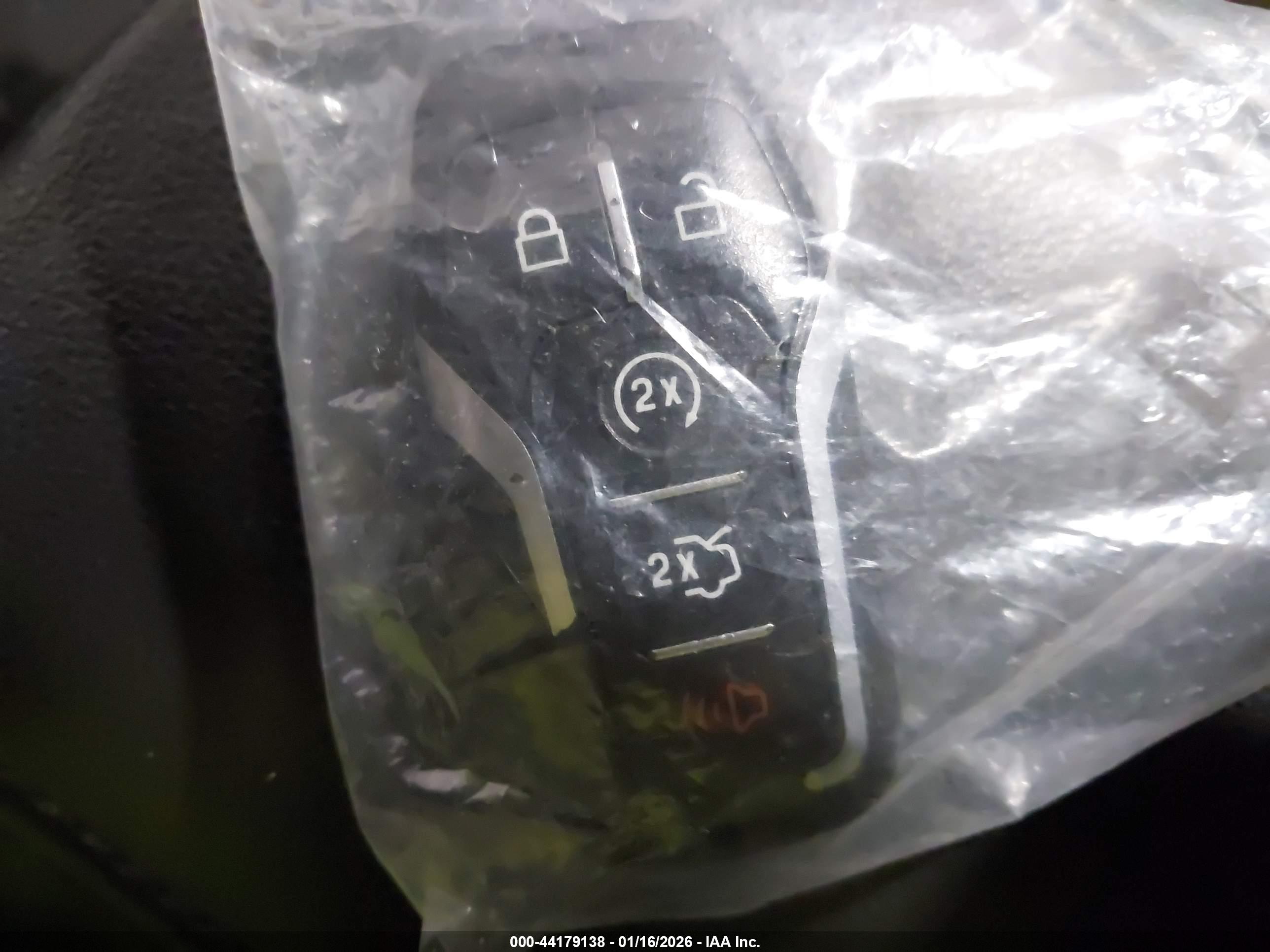 FORD FUSION image 11