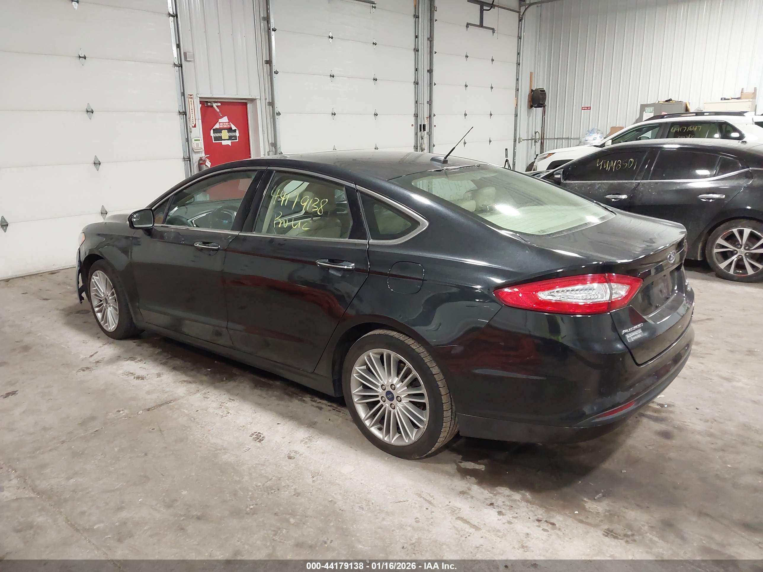 FORD FUSION image 3
