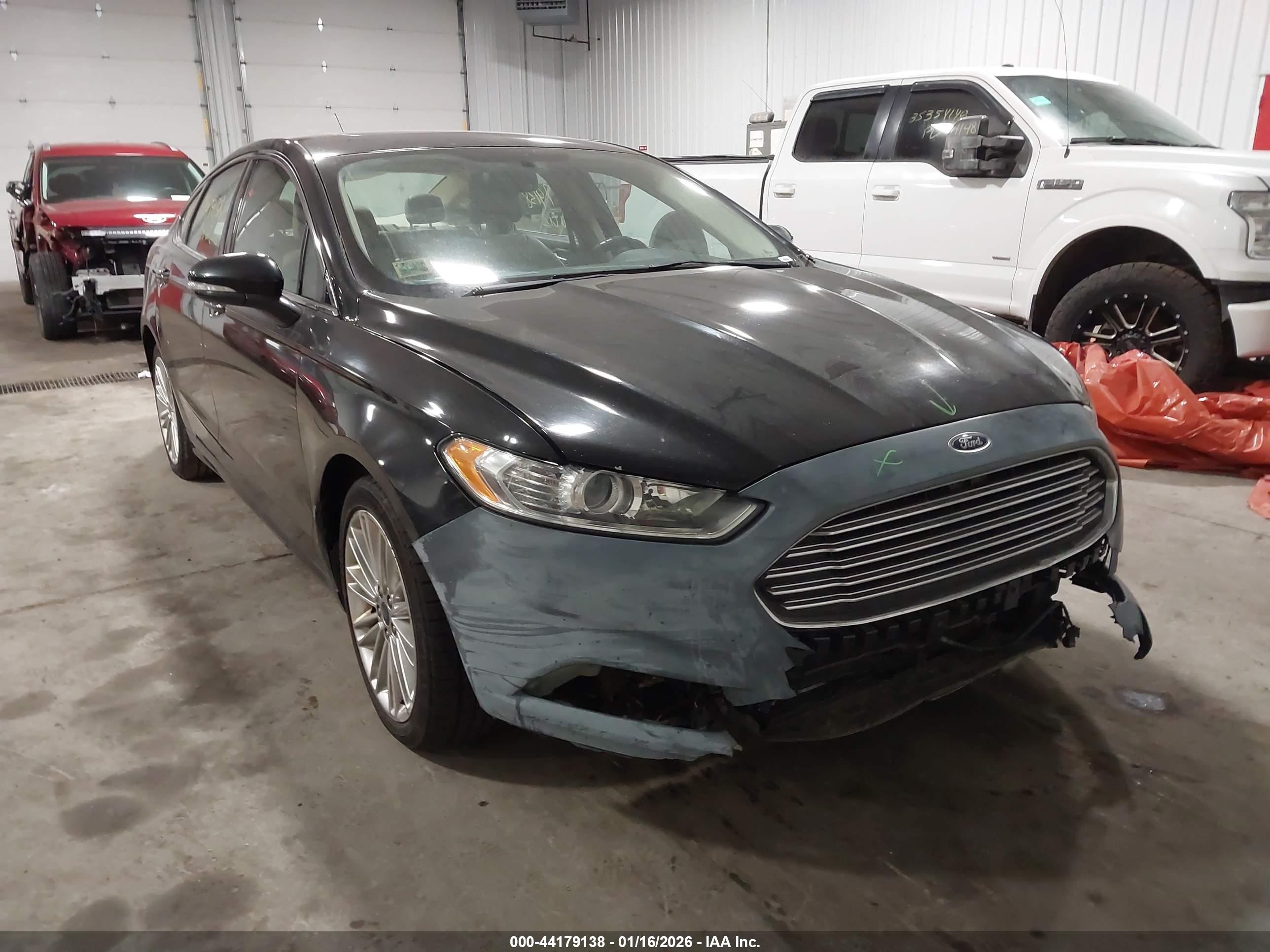 FORD FUSION image 6