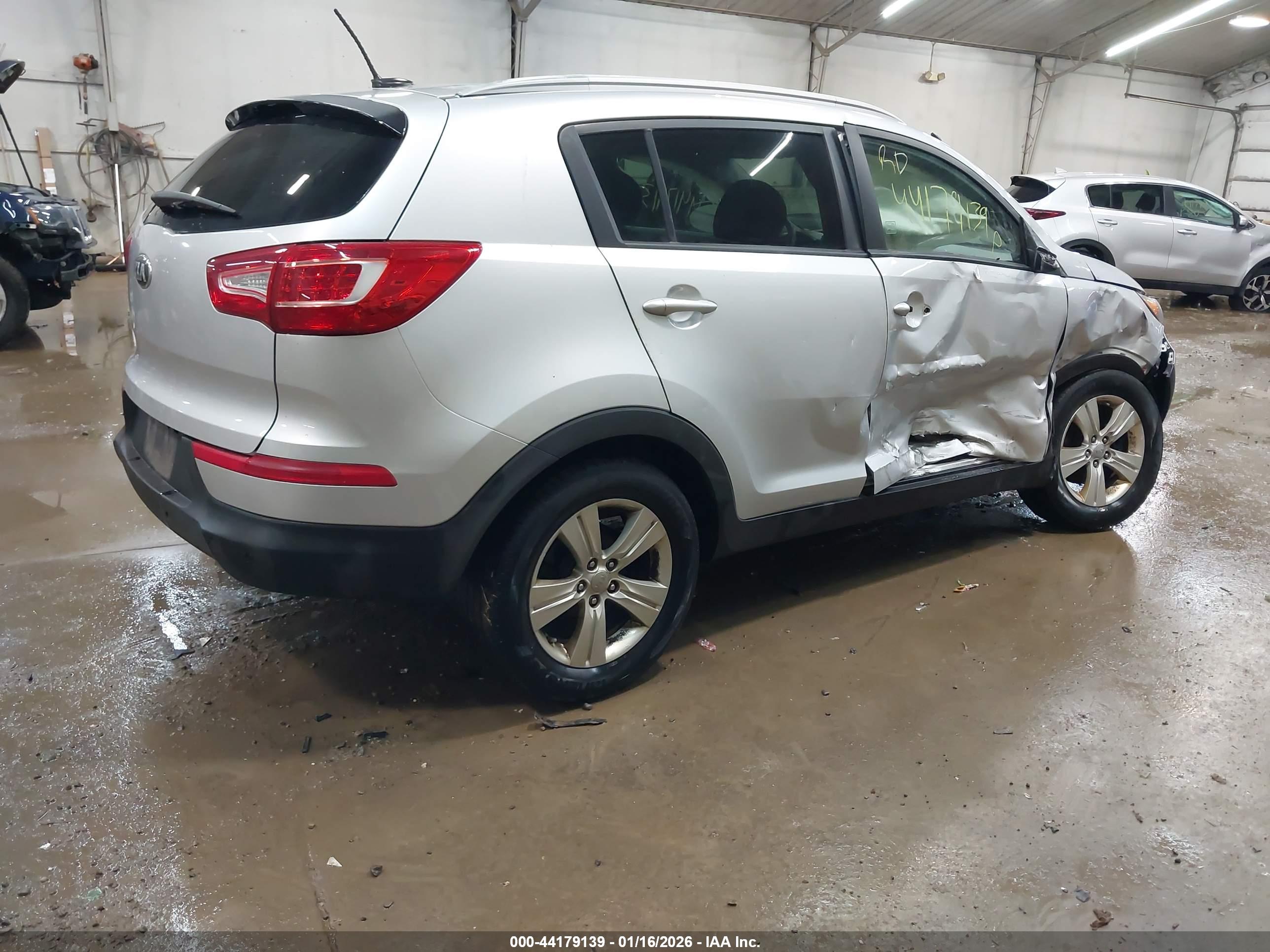 KIA SPORTAGE image 4