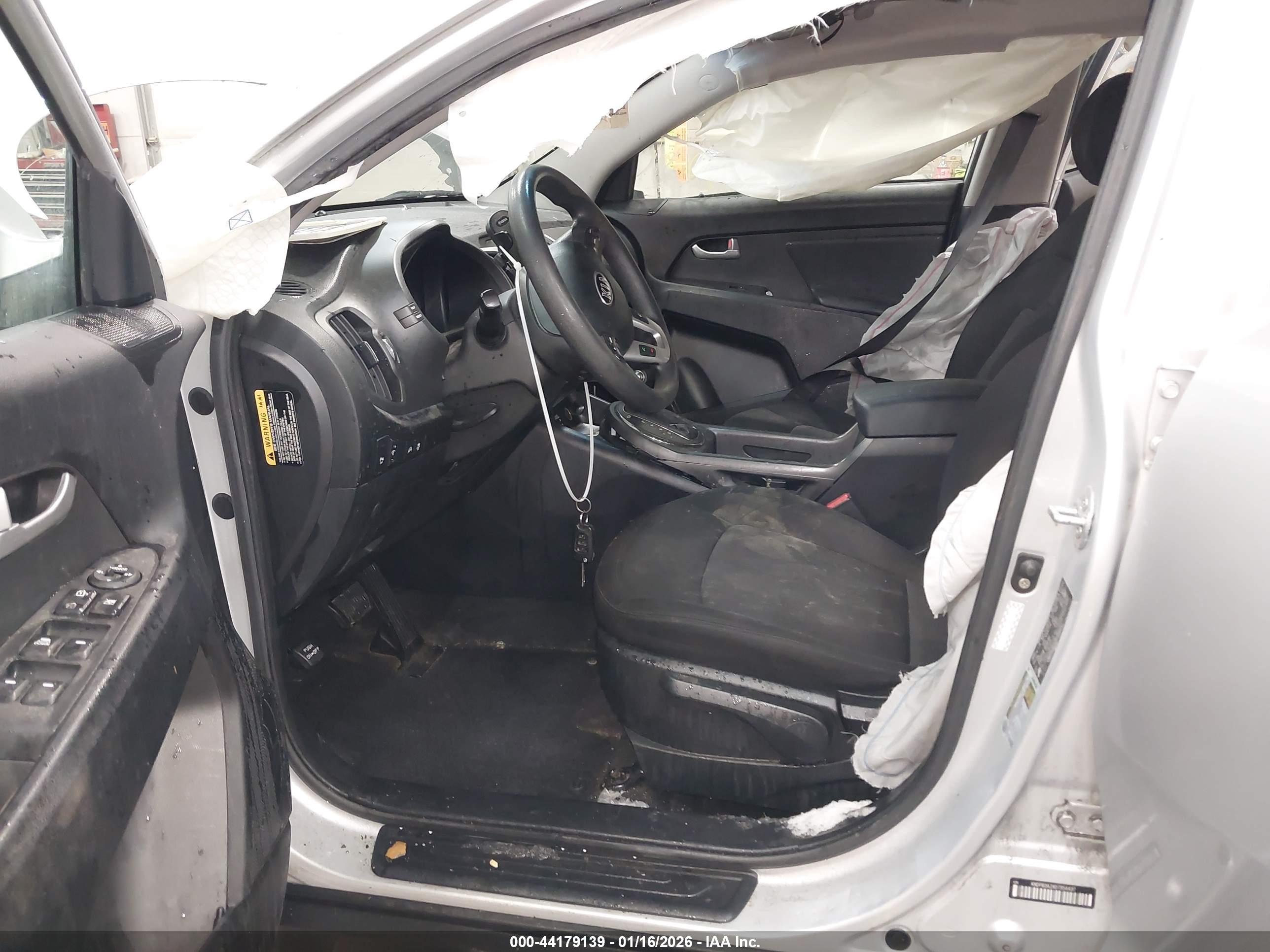 KIA SPORTAGE image 5