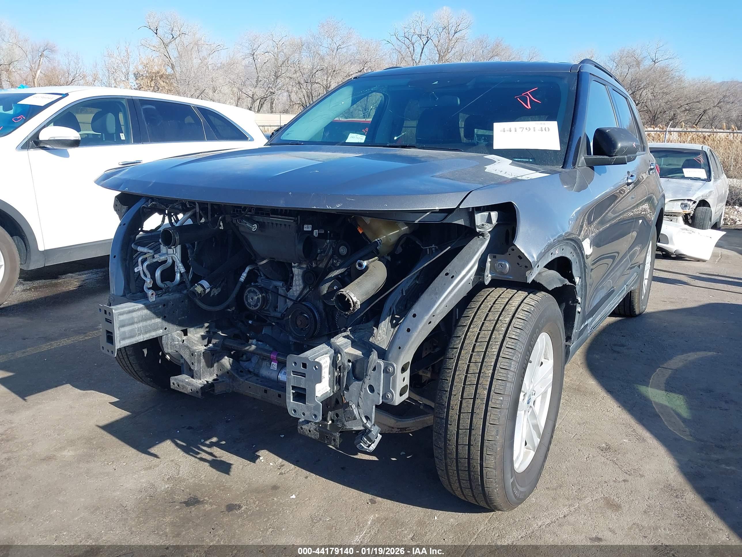 FORD EXPLORER image 6