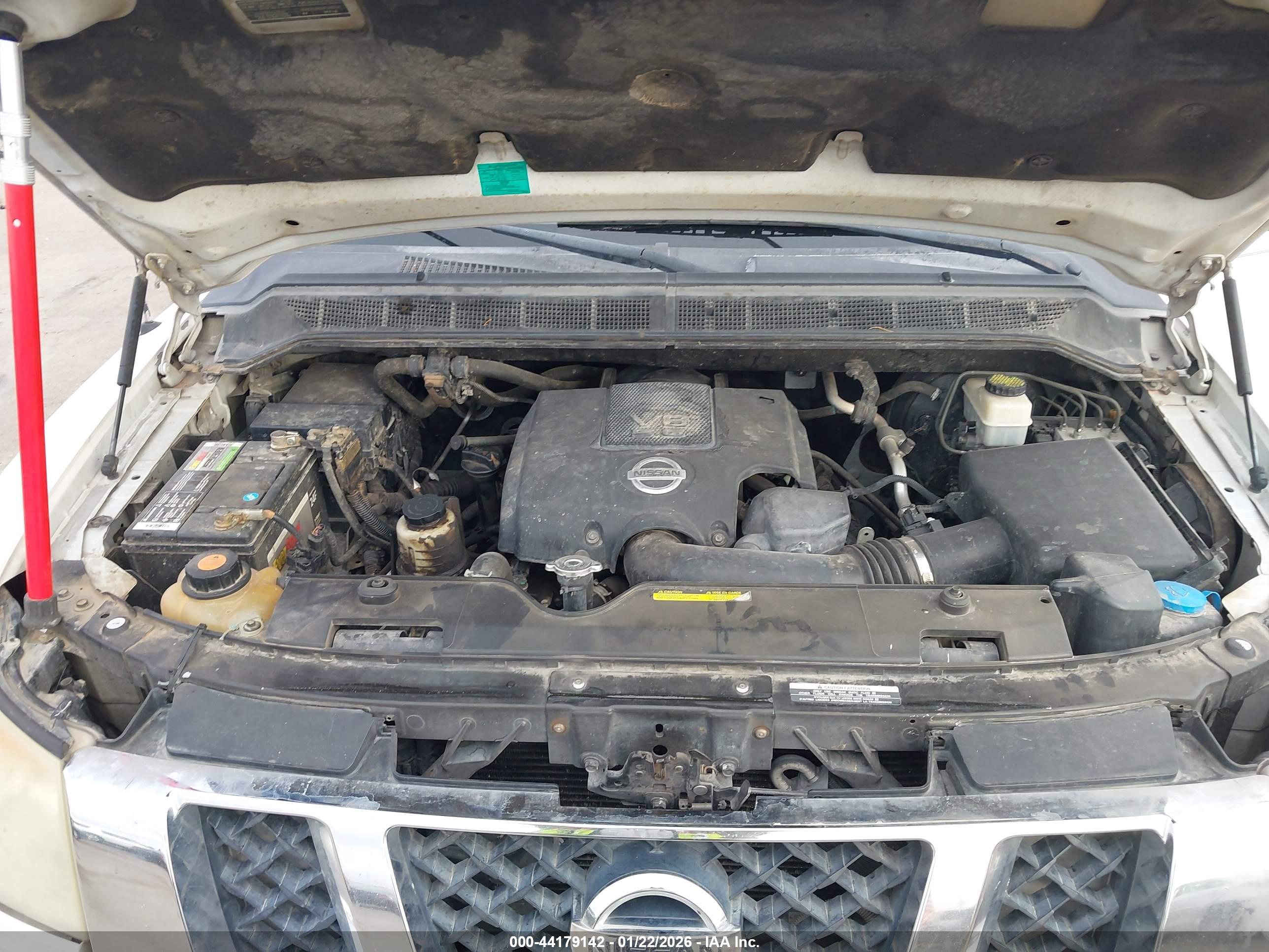 NISSAN TITAN image 10