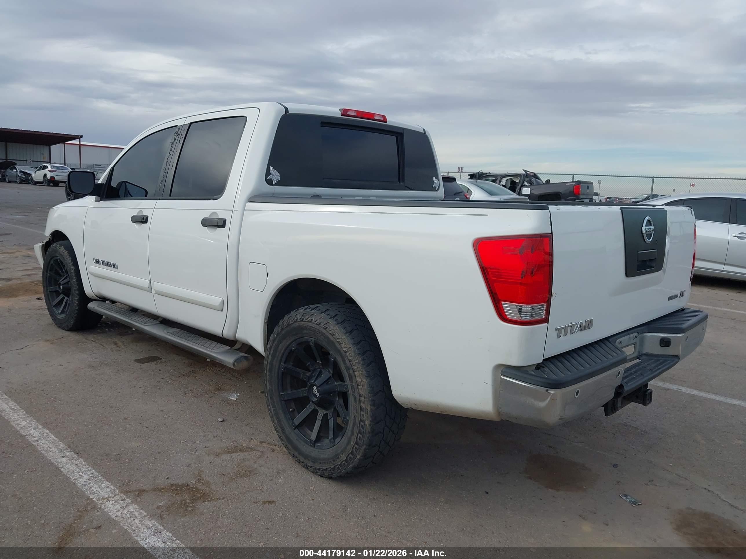 NISSAN TITAN image 3