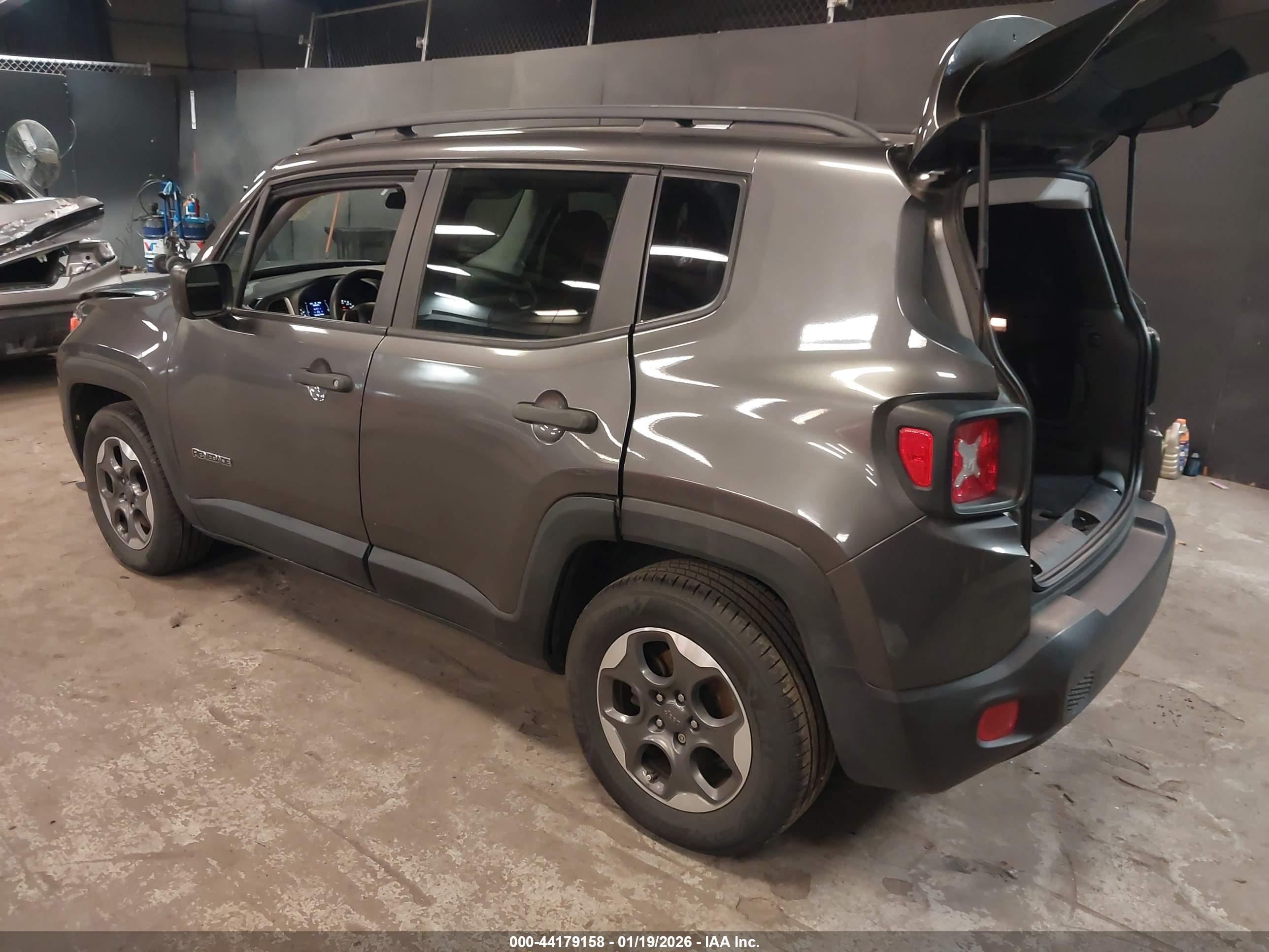 JEEP RENEGADE image 3