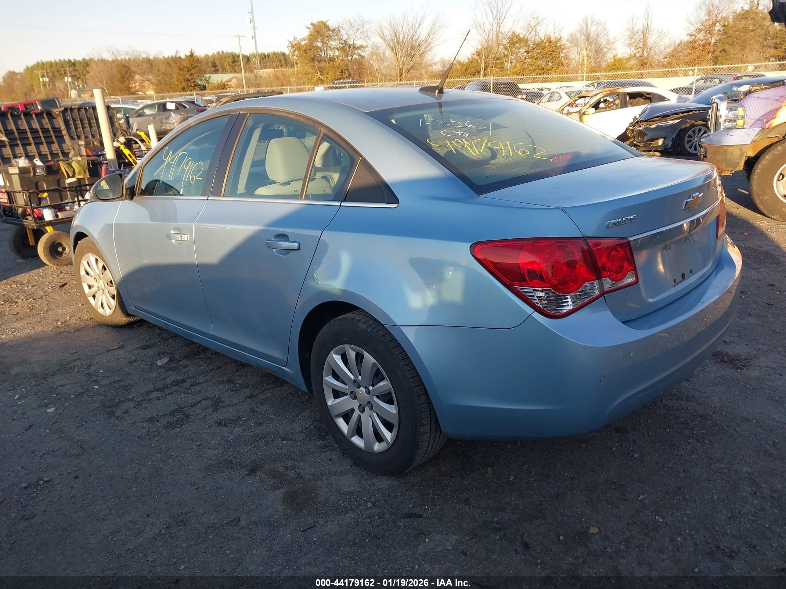 CHEVROLET CRUZE image 3