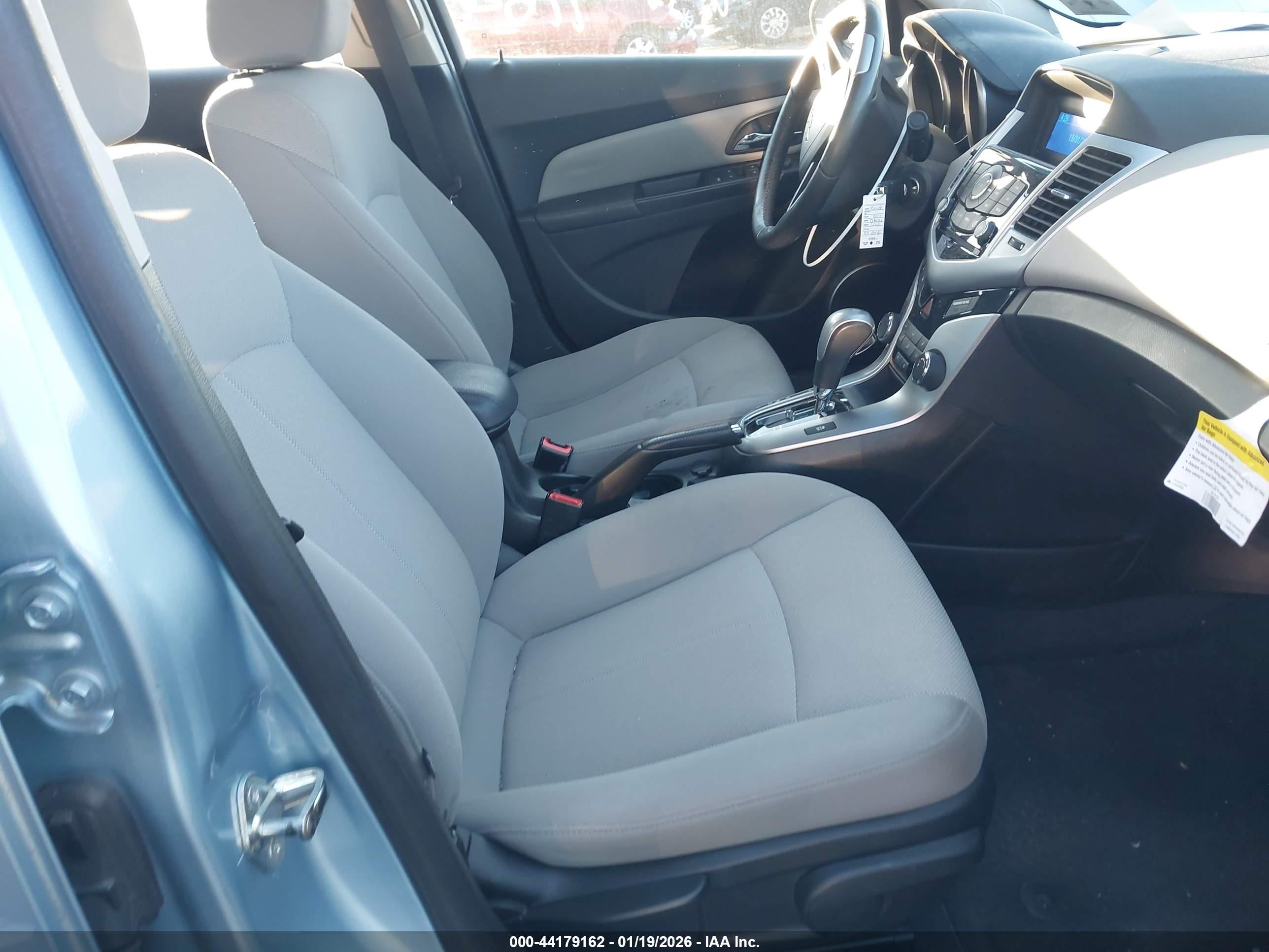 CHEVROLET CRUZE image 5