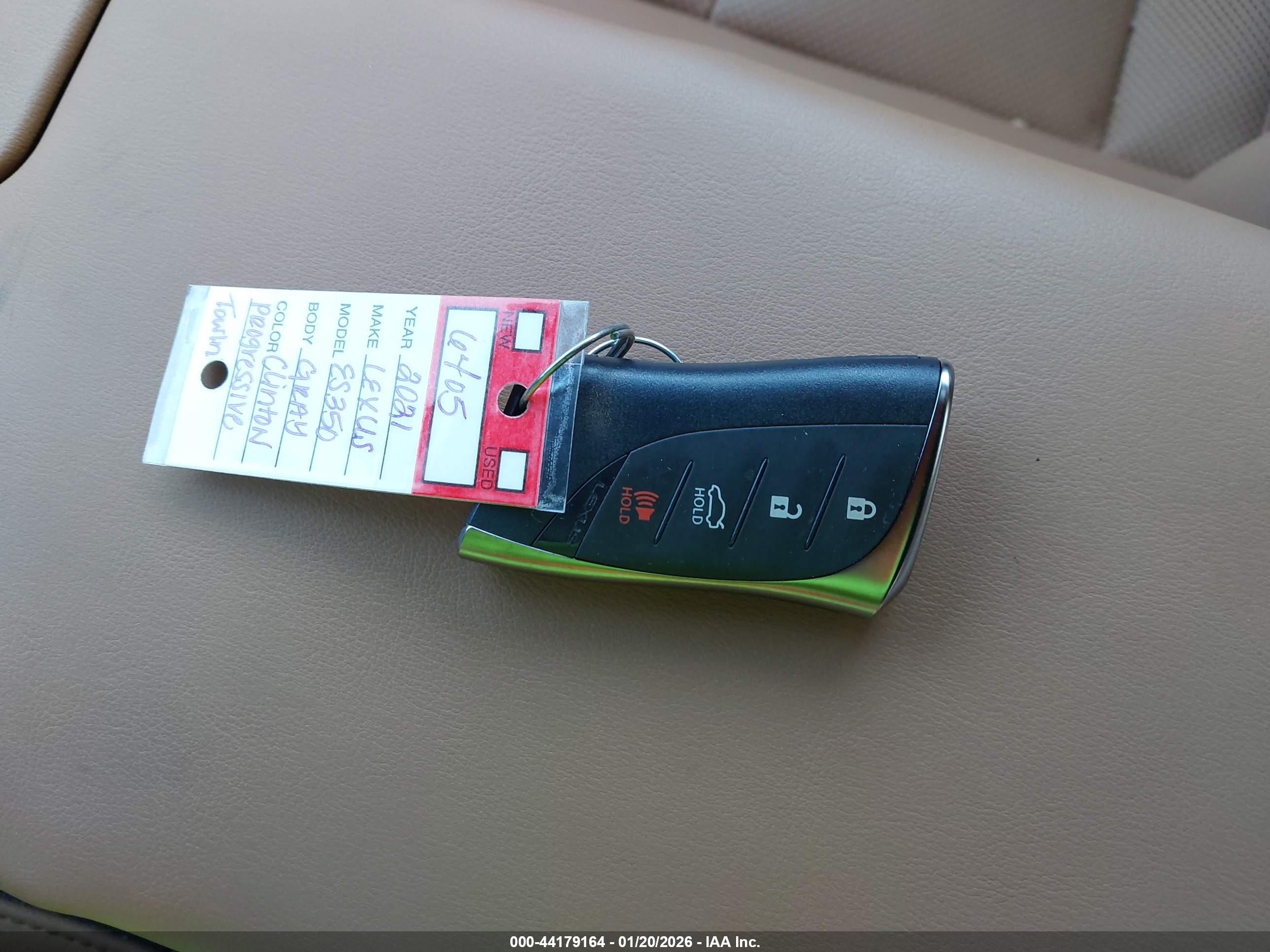 LEXUS ES image 11