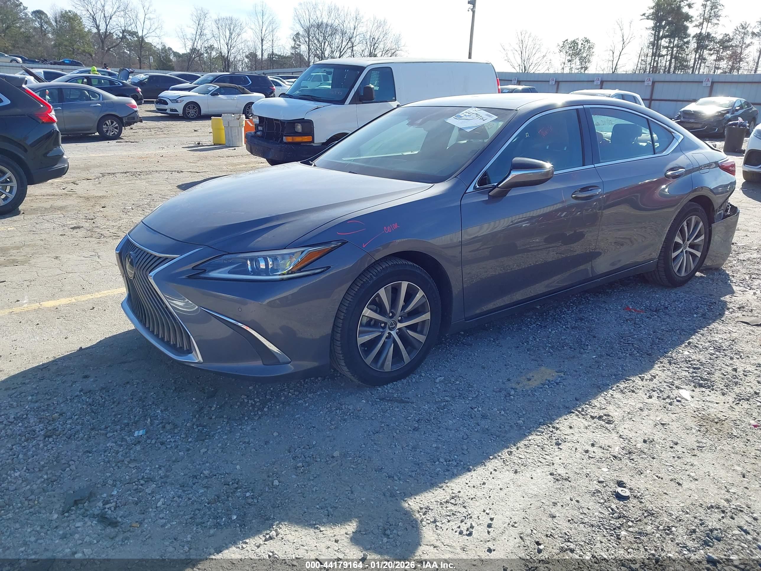 LEXUS ES image 2