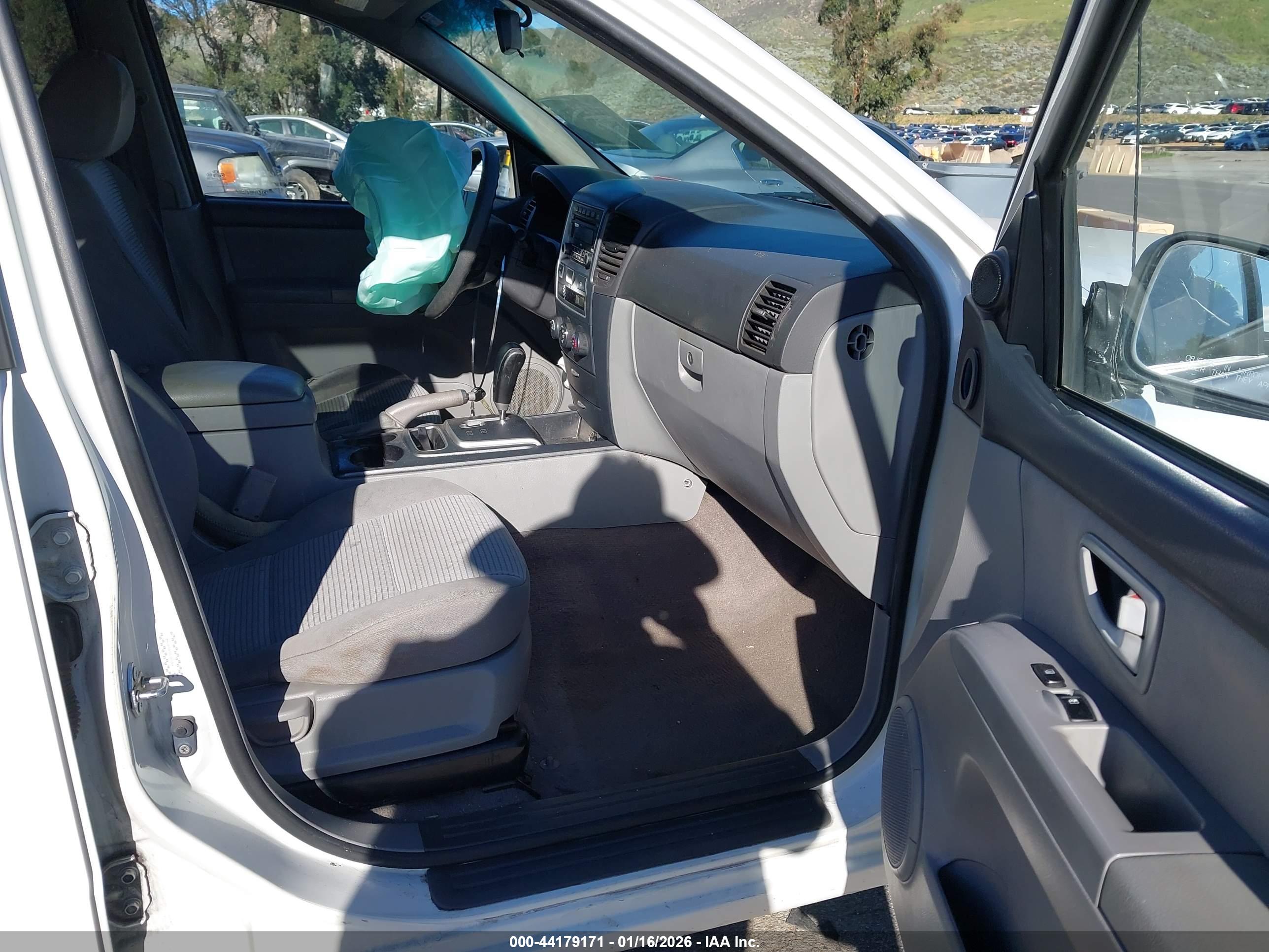 KIA SORENTO image 5