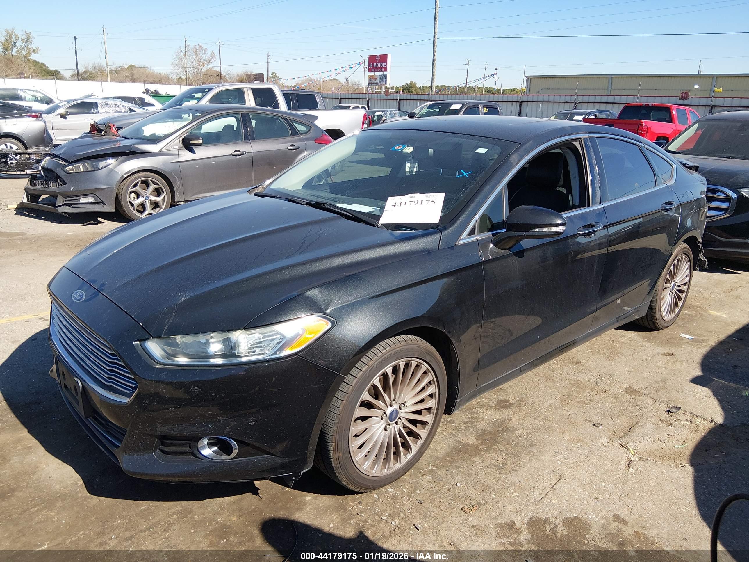 FORD FUSION image 2