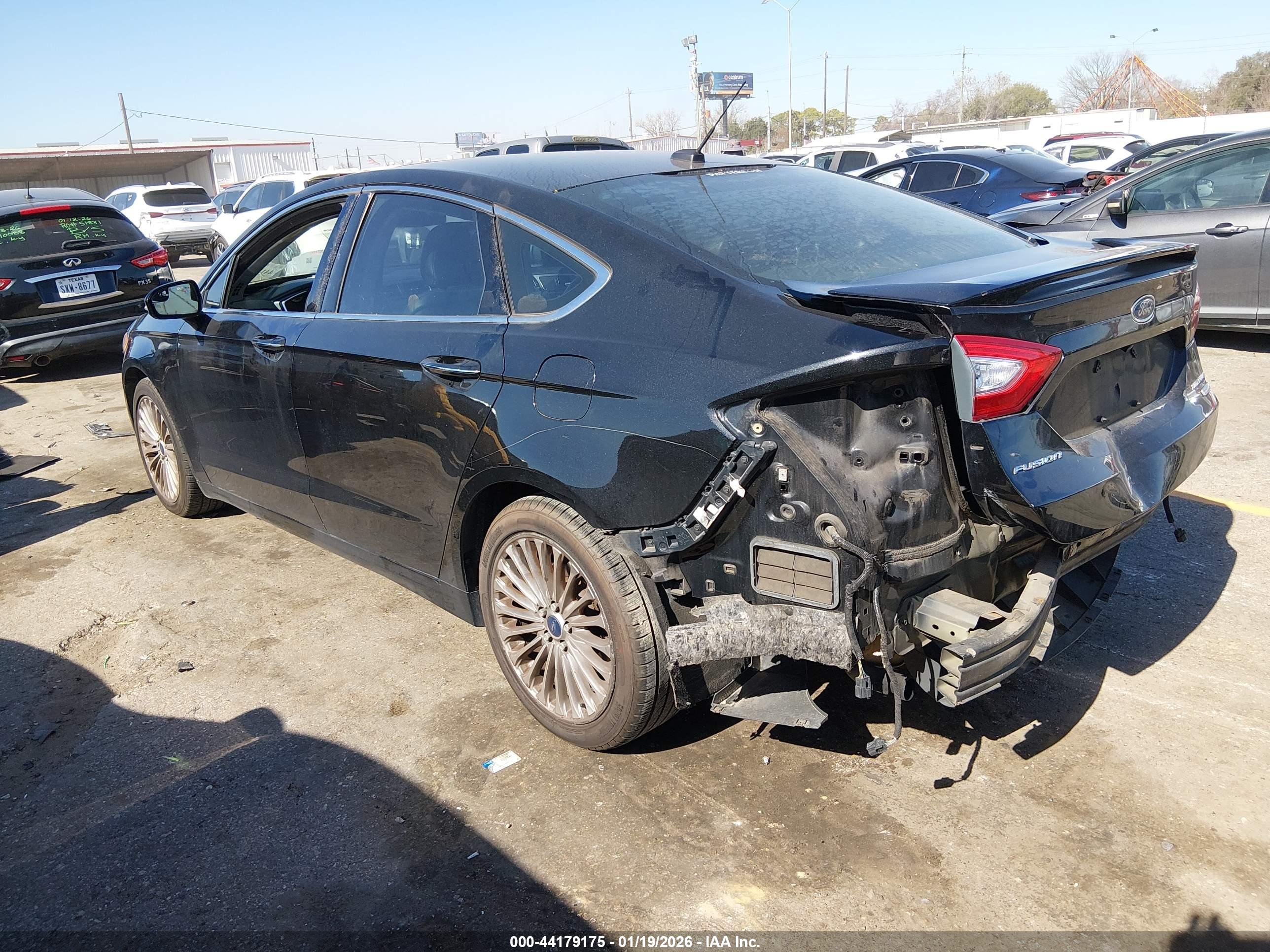 FORD FUSION image 3