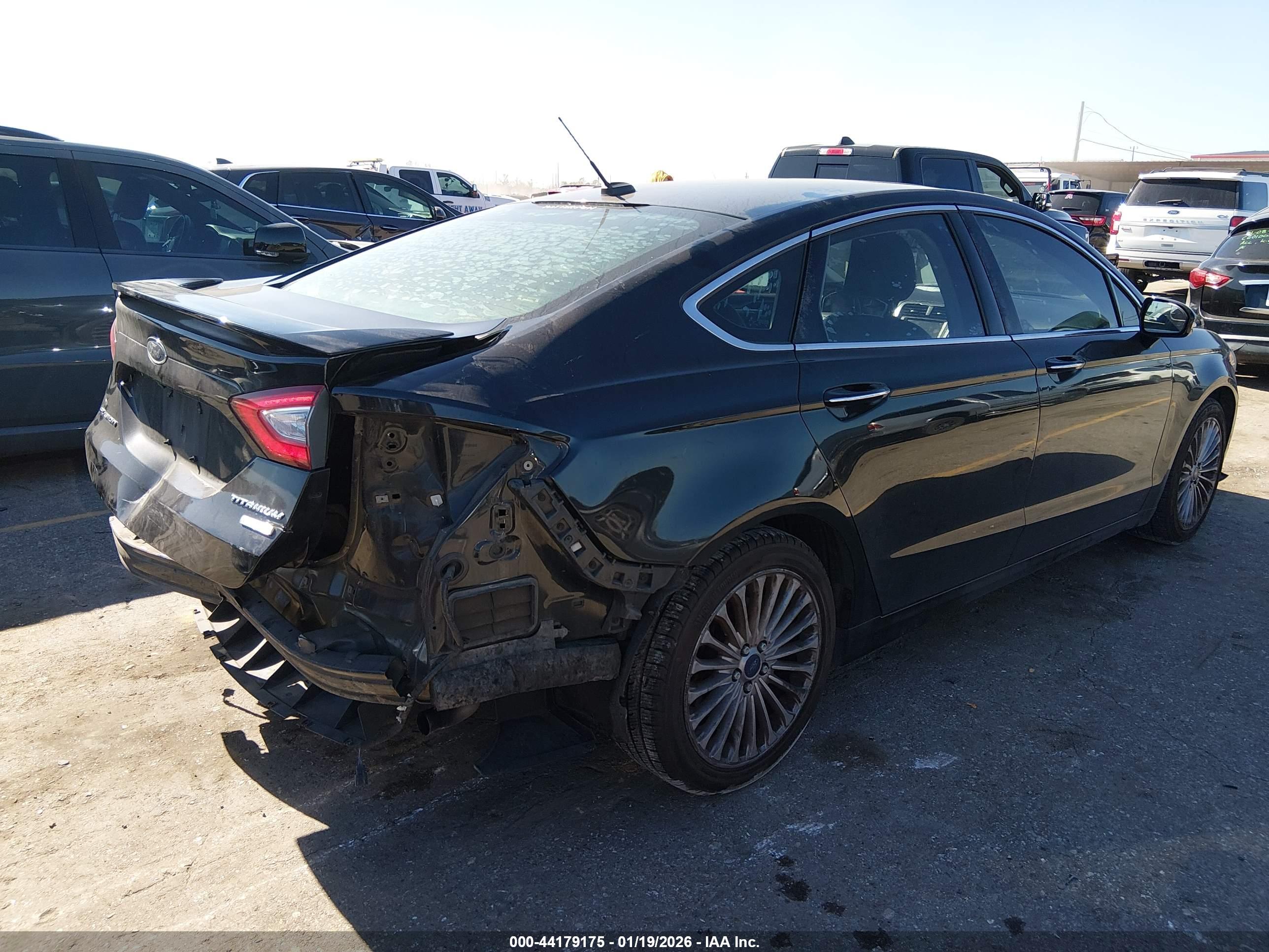 FORD FUSION image 4