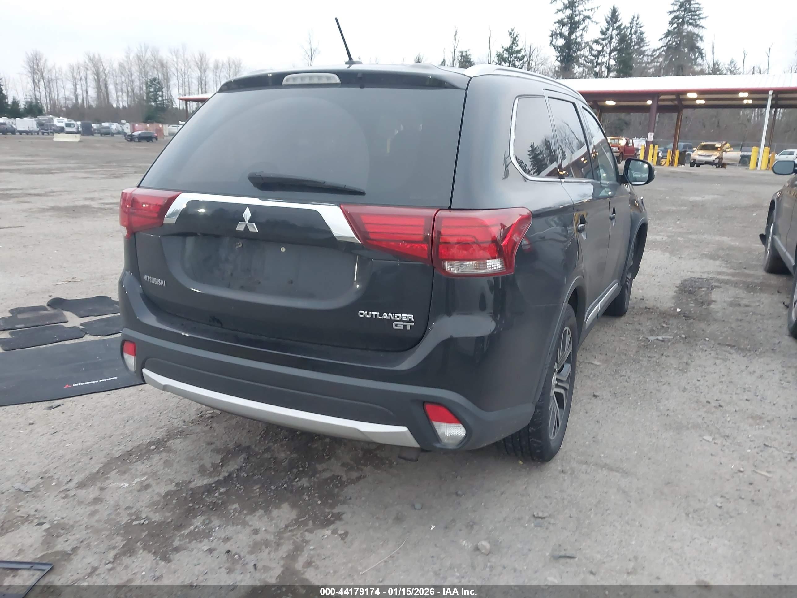 MITSUBISHI OUTLANDER image 4