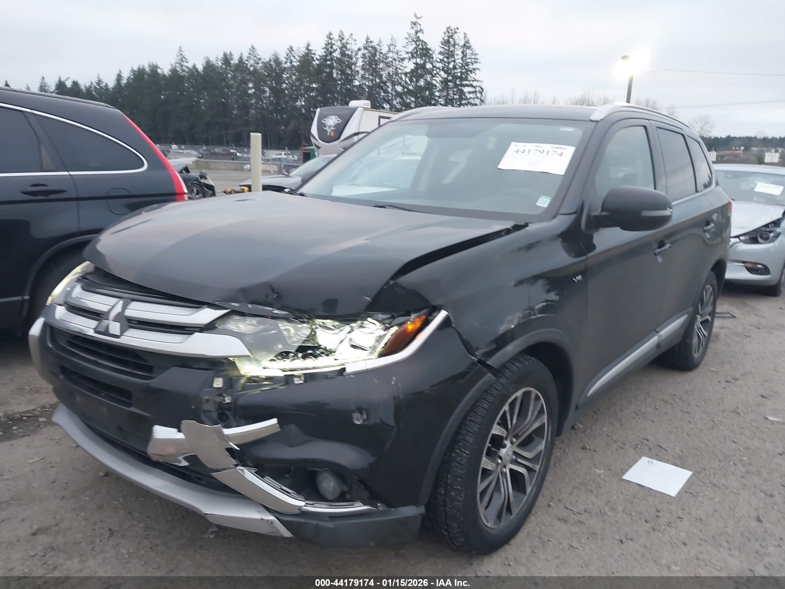 MITSUBISHI OUTLANDER image 6