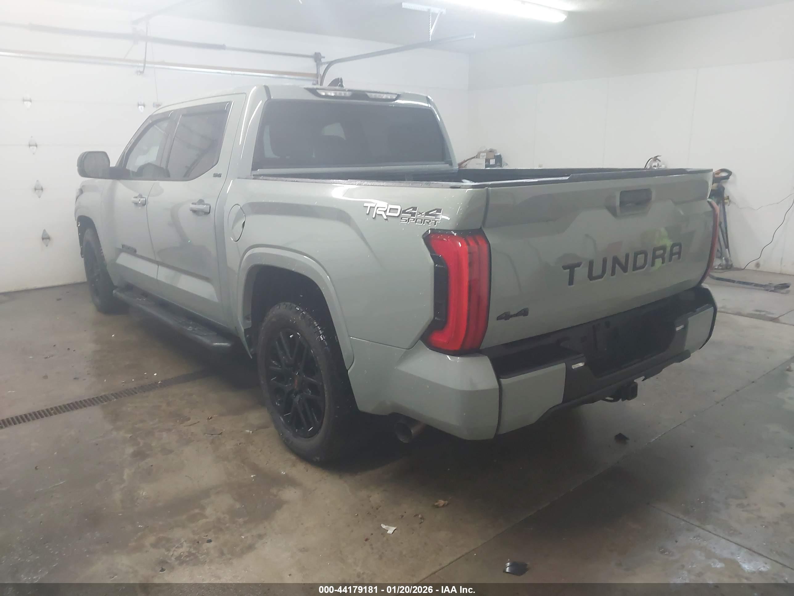 TOYOTA TUNDRA image 3