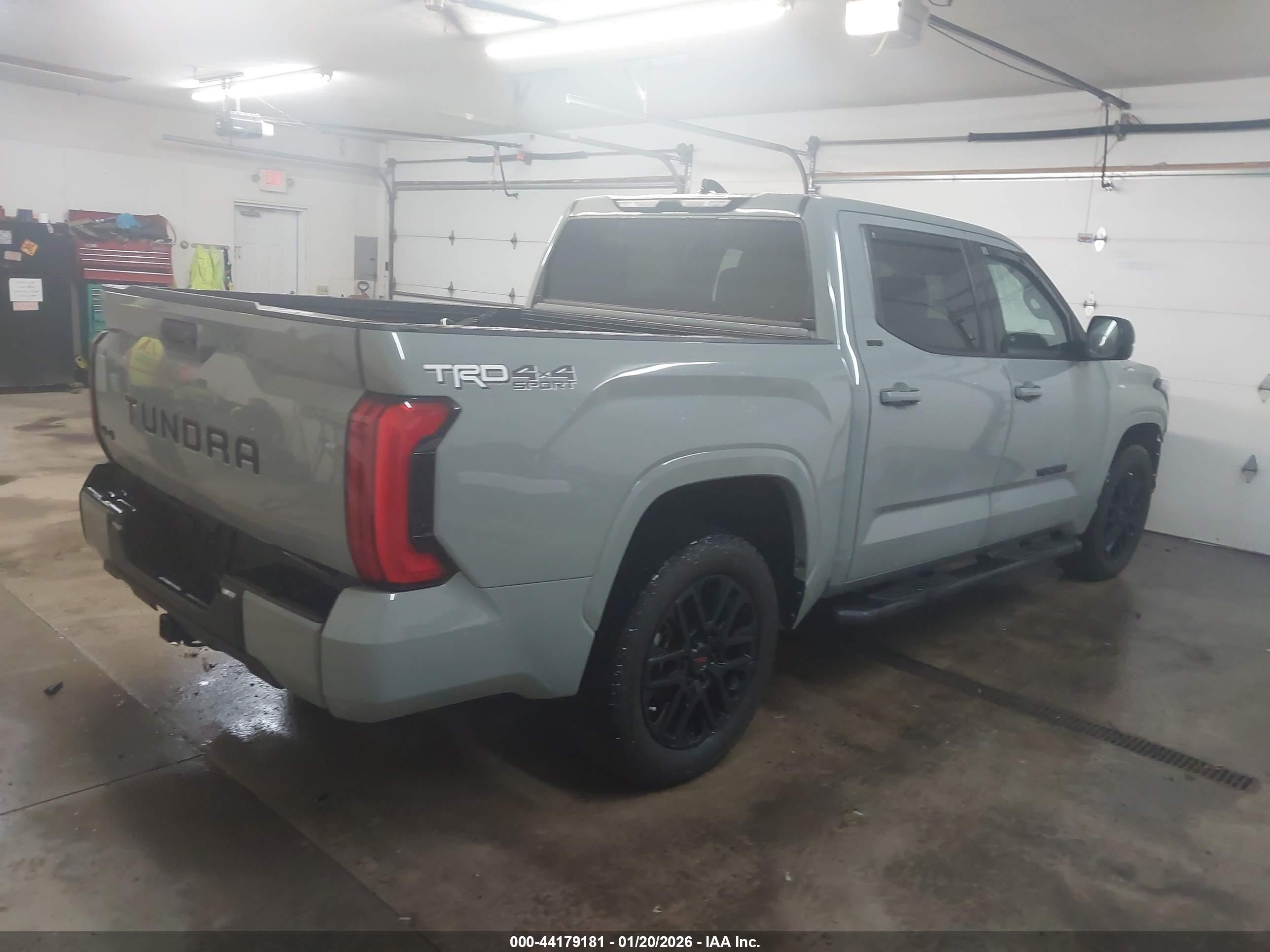TOYOTA TUNDRA image 4