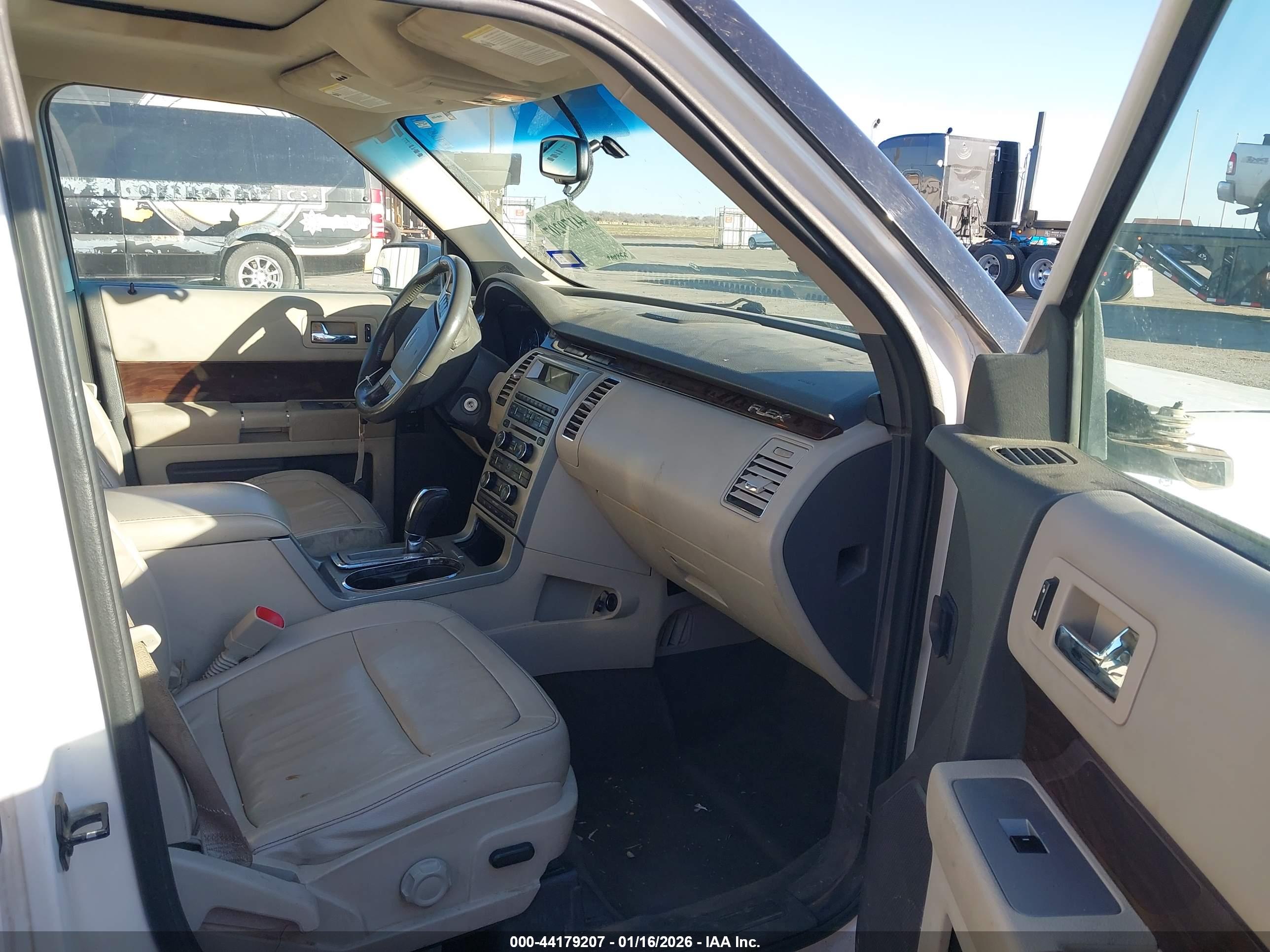 FORD FLEX image 5