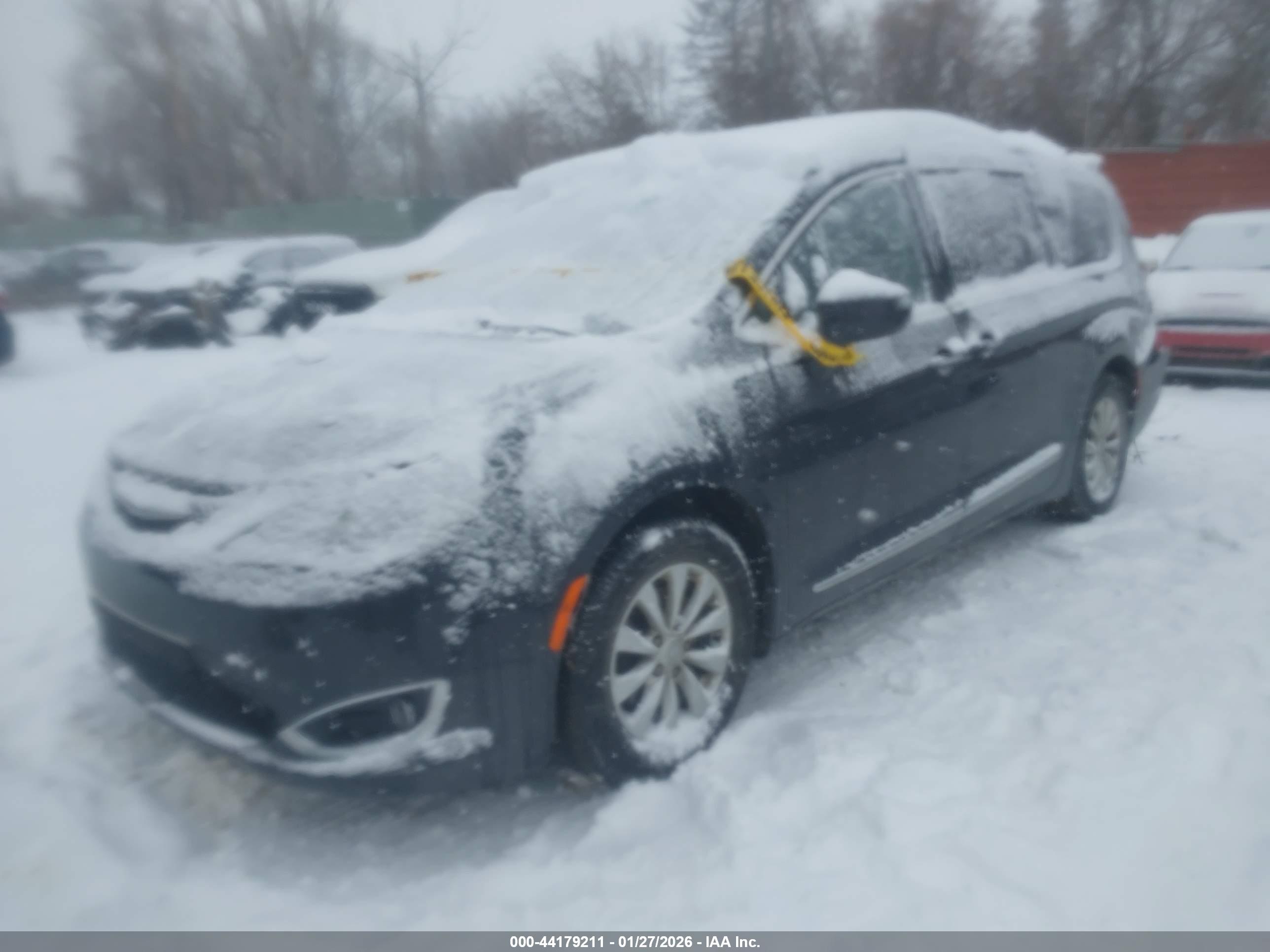 CHRYSLER PACIFICA image 2