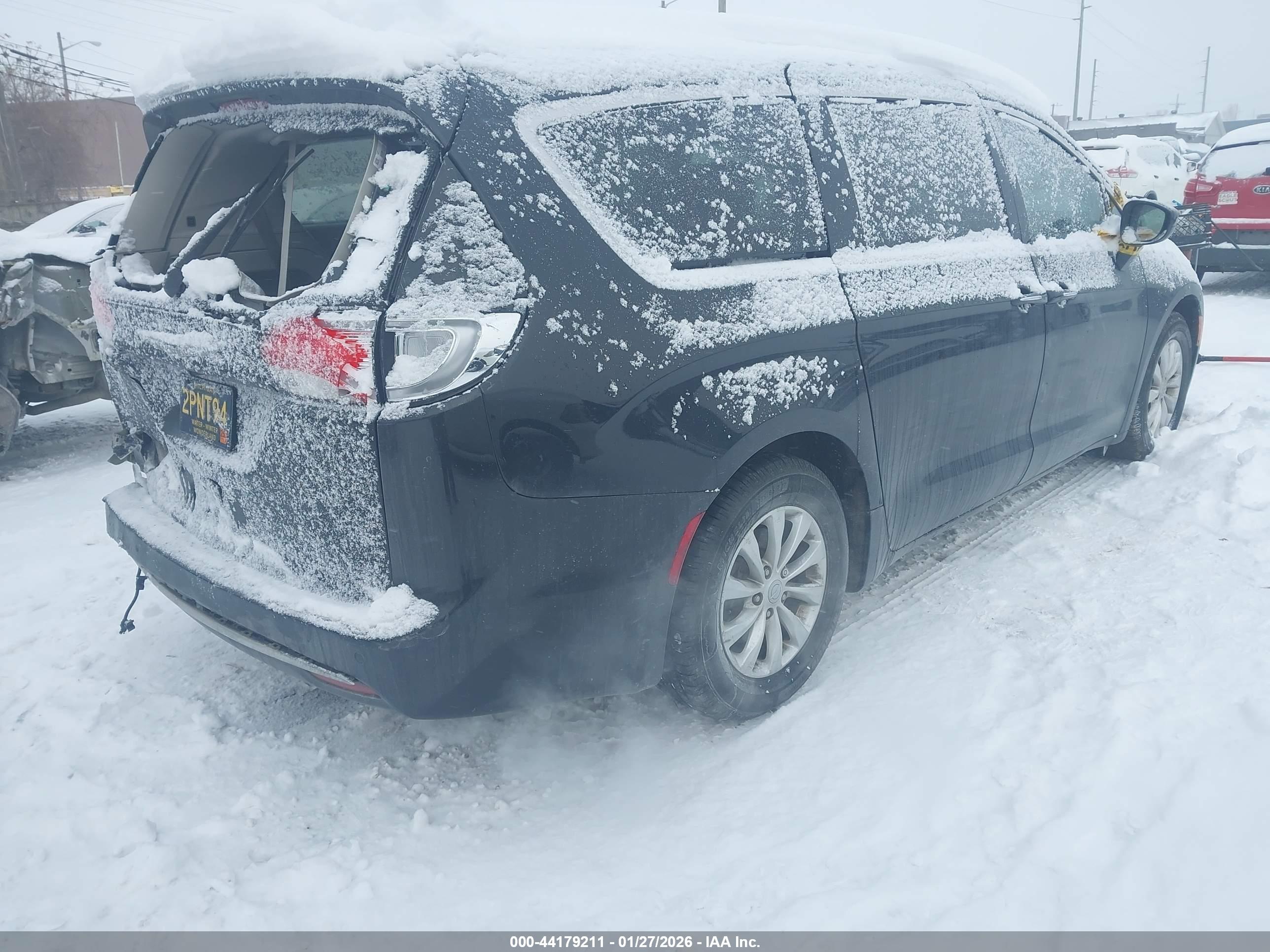 CHRYSLER PACIFICA image 4