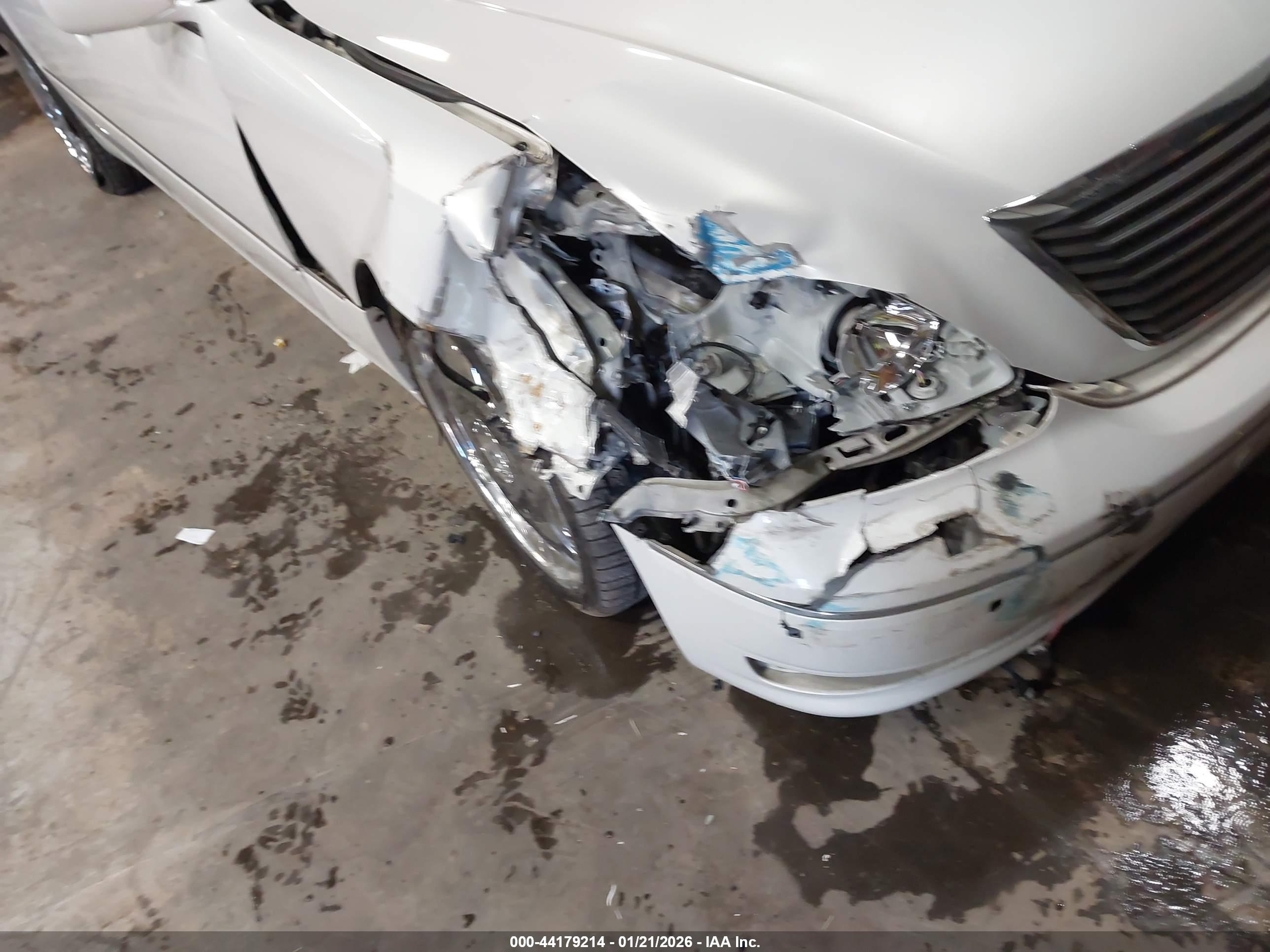 LEXUS LS image 6