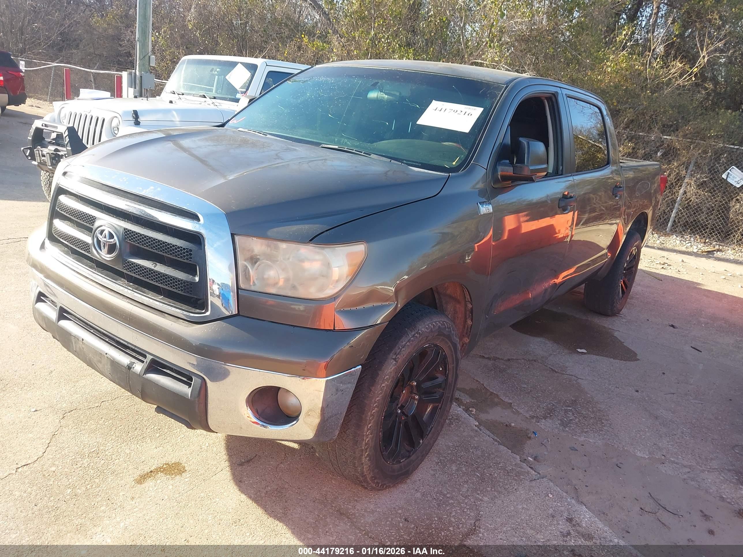 TOYOTA TUNDRA image 2