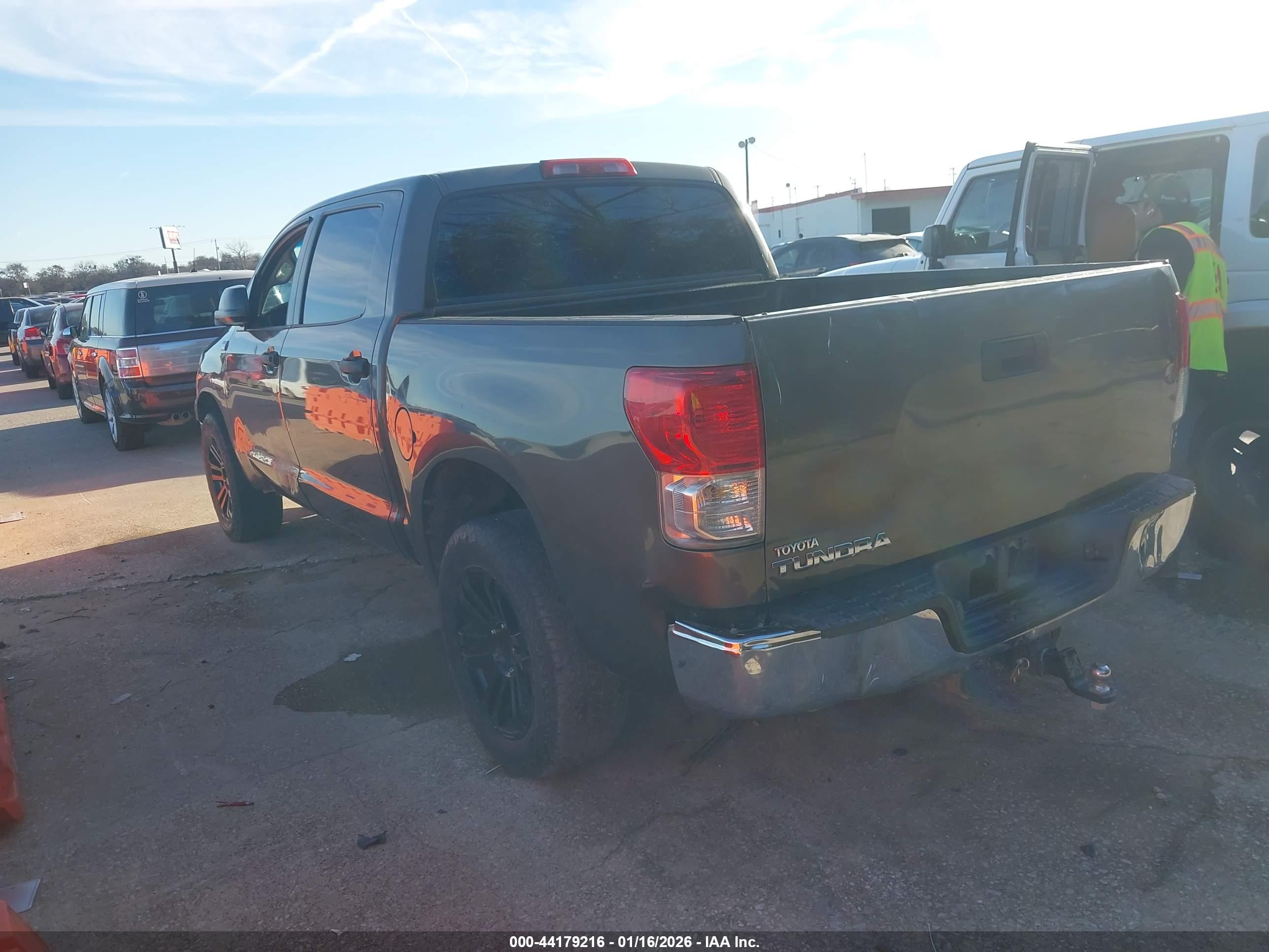 TOYOTA TUNDRA image 3