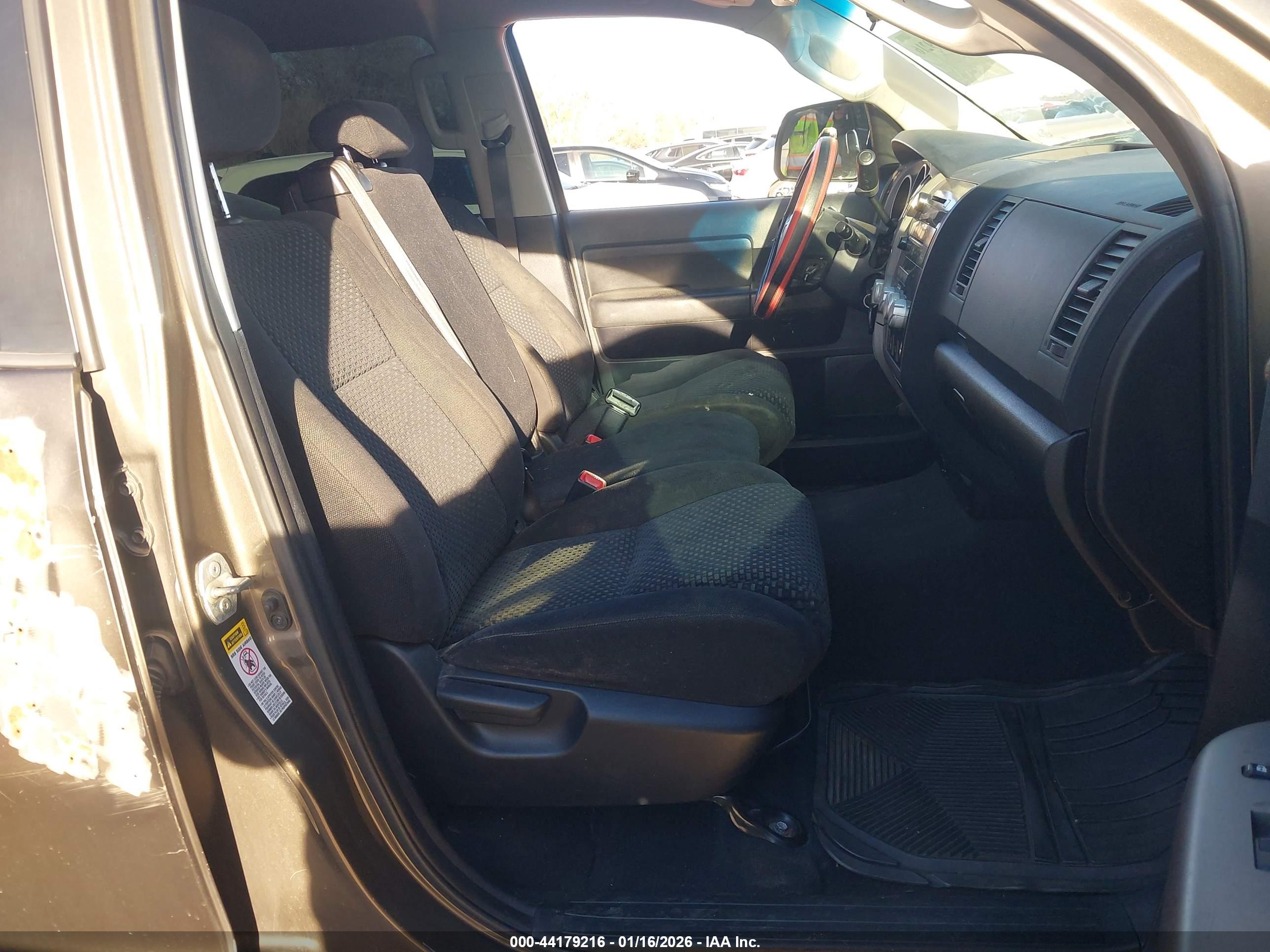 TOYOTA TUNDRA image 5