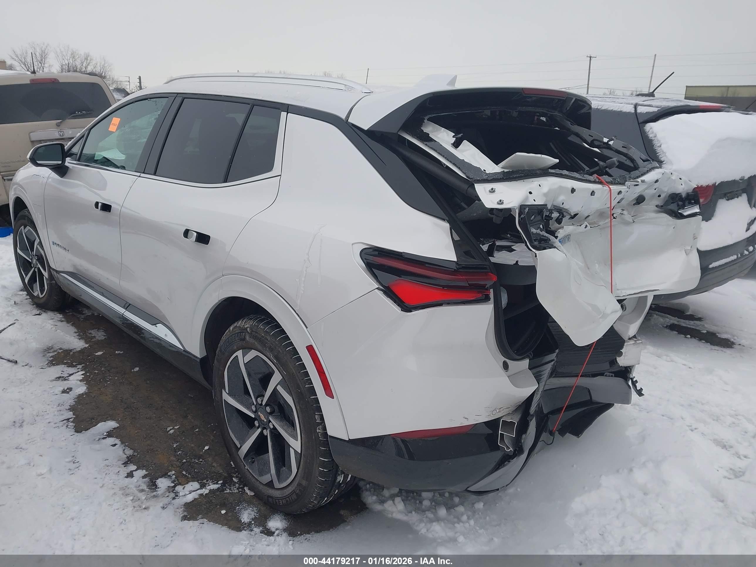 CHEVROLET EQUINOX image 3