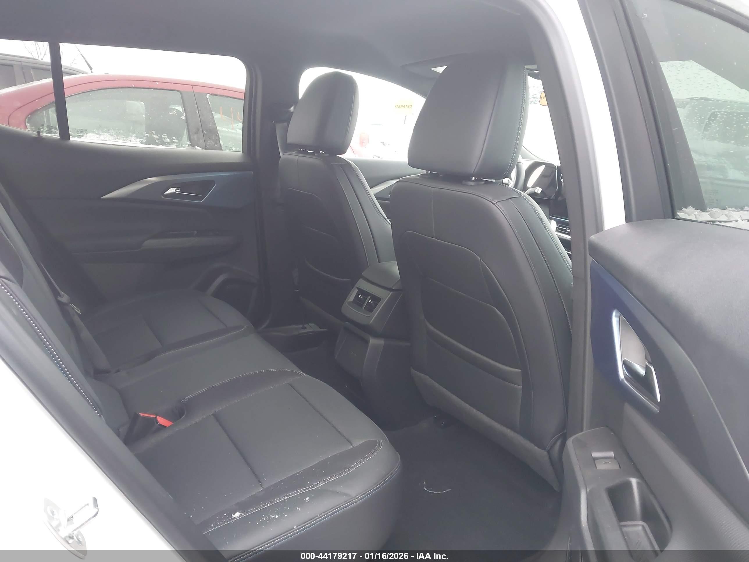 CHEVROLET EQUINOX image 8