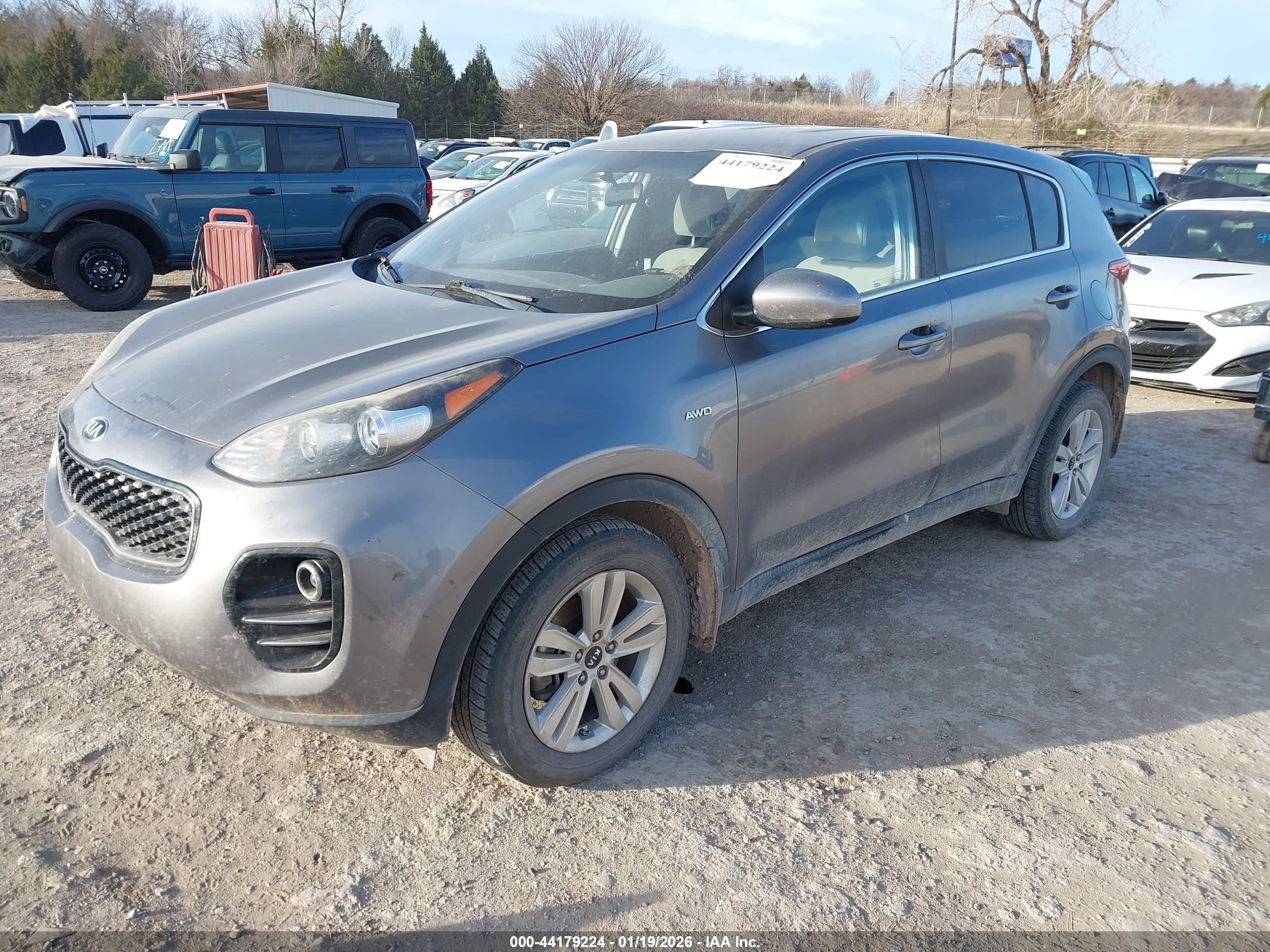 KIA SPORTAGE image 2