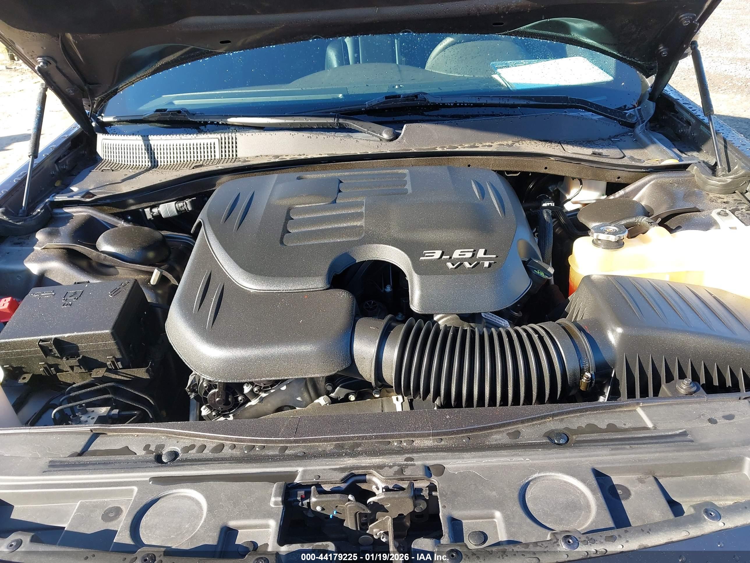 CHRYSLER 300 image 10