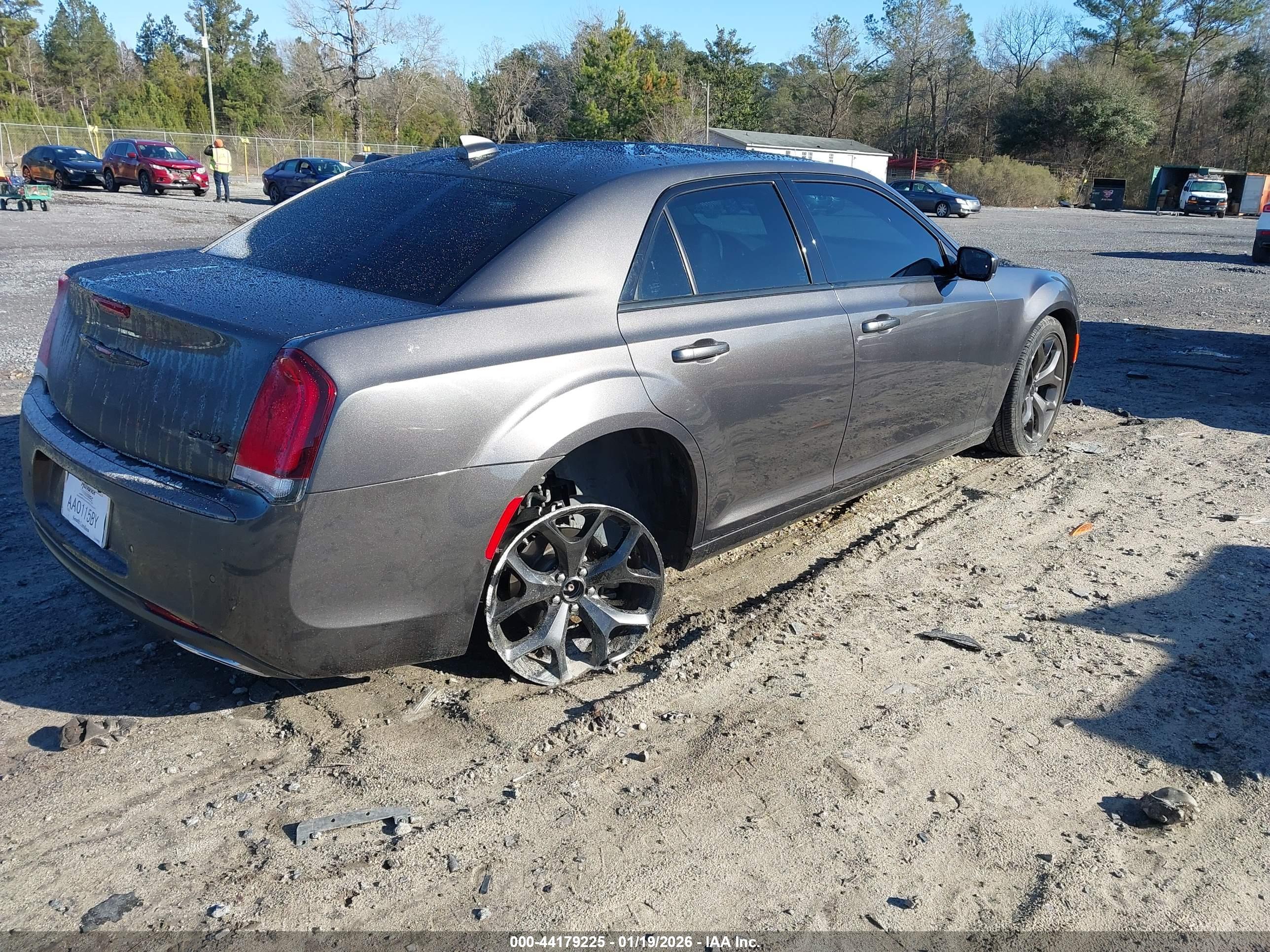 CHRYSLER 300 image 4