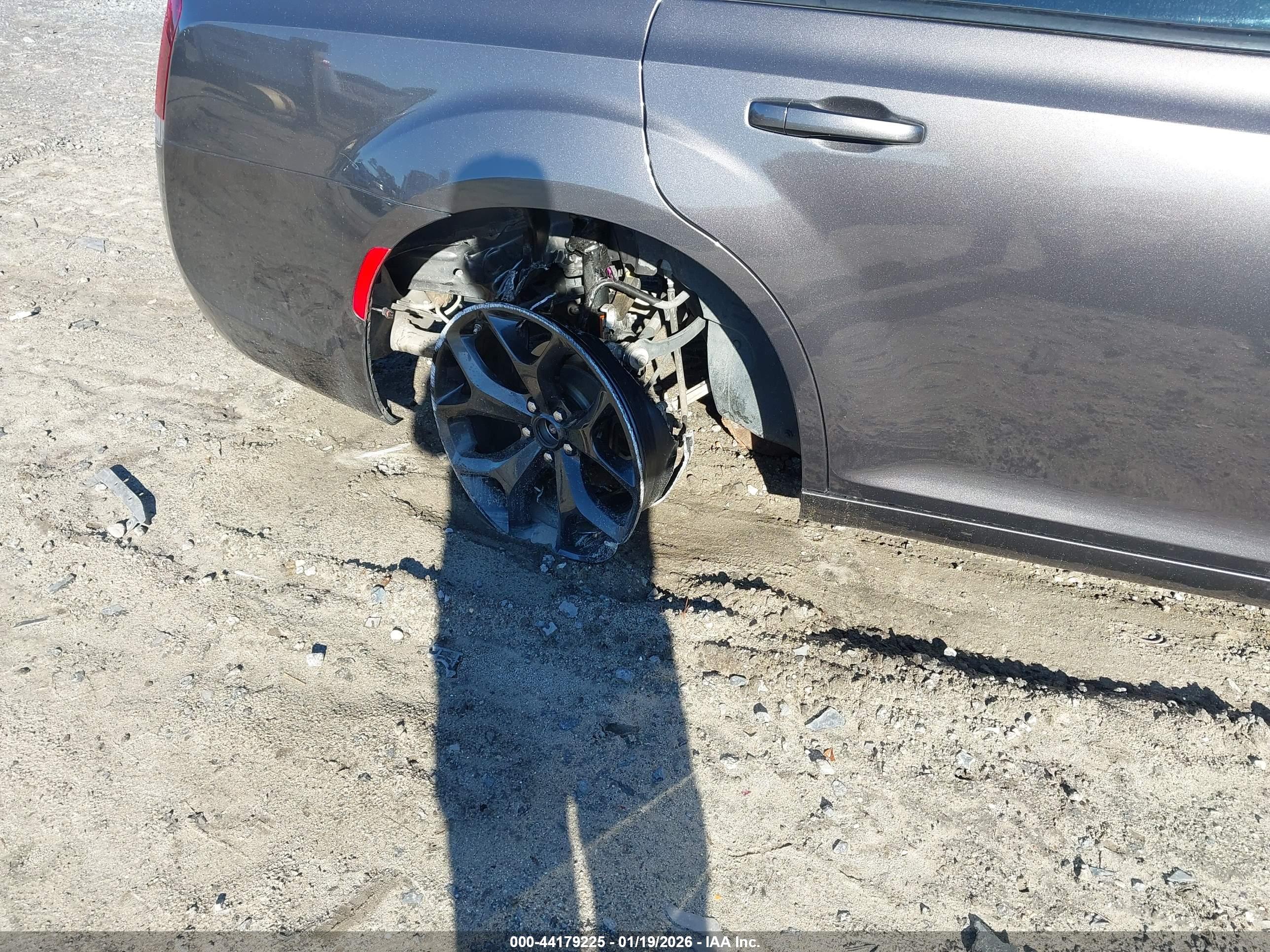 CHRYSLER 300 image 6