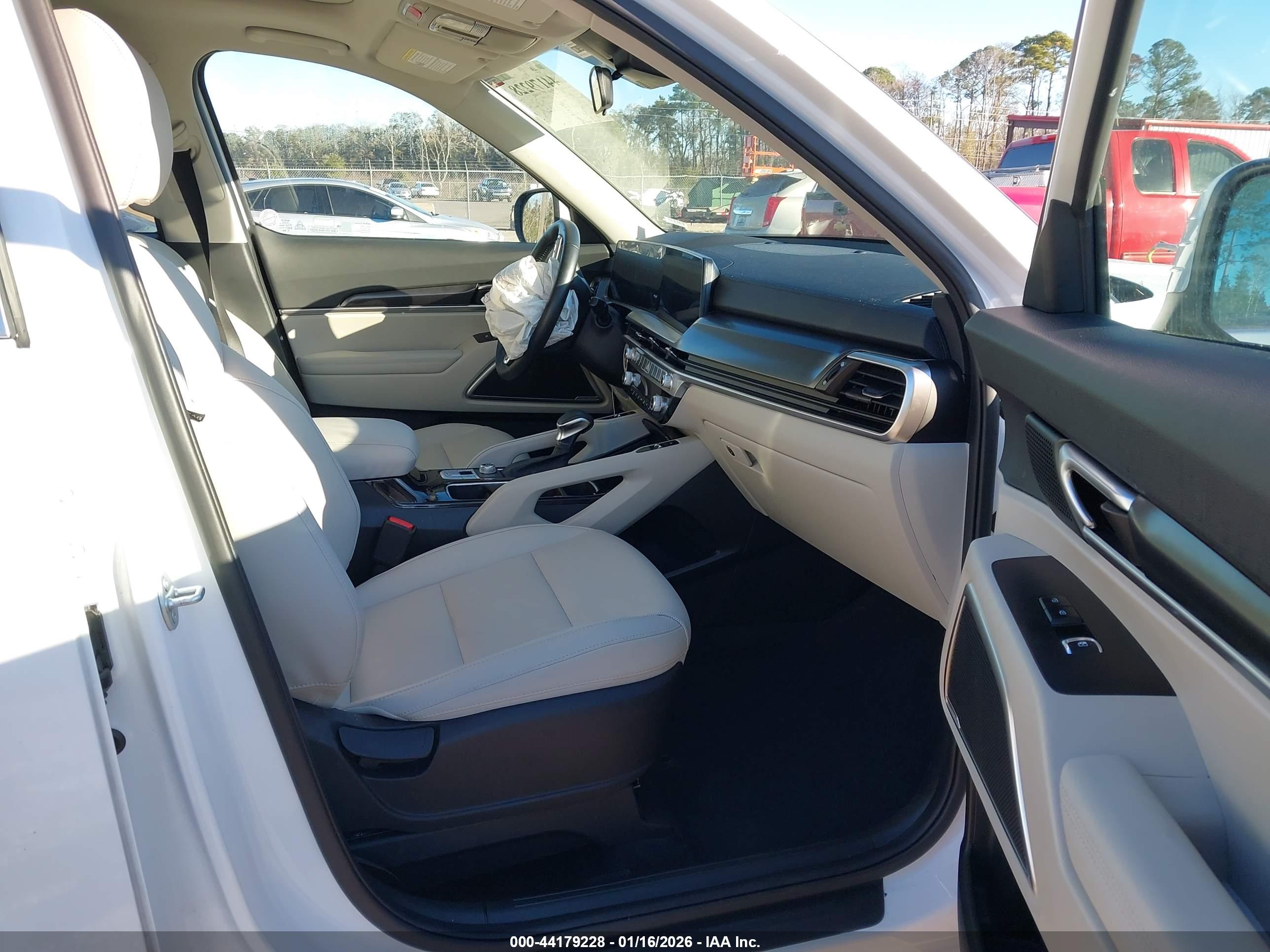 KIA TELLURIDE image 5