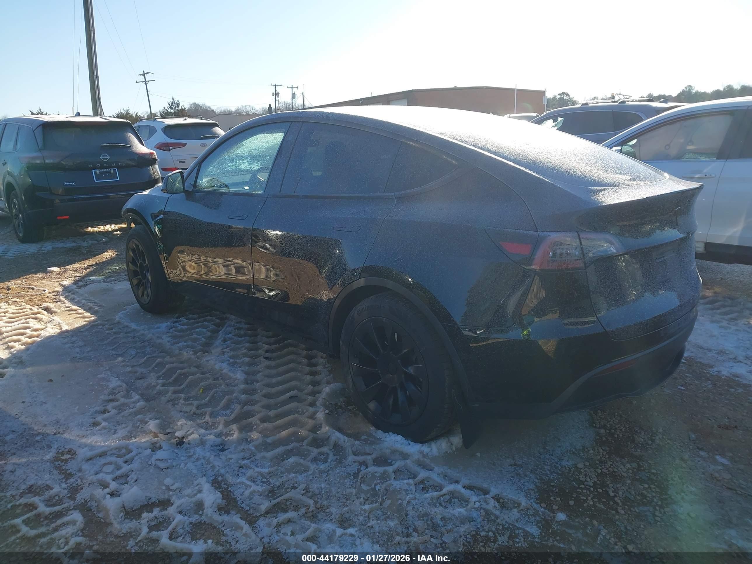 TESLA MODEL image 3