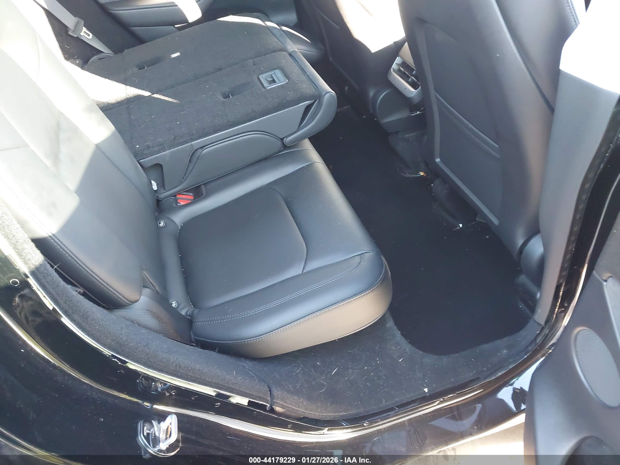 TESLA MODEL image 8