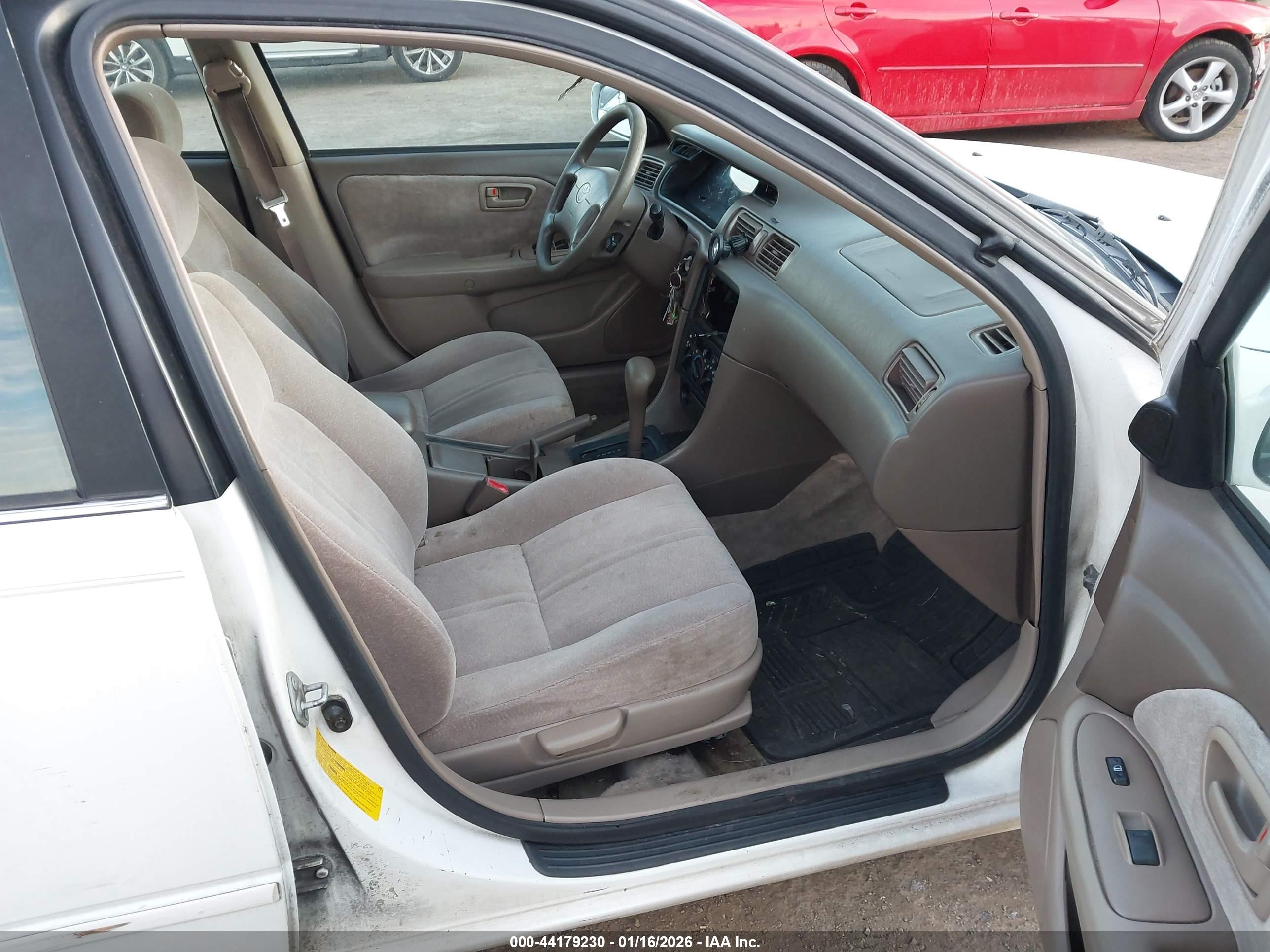 TOYOTA CAMRY image 5