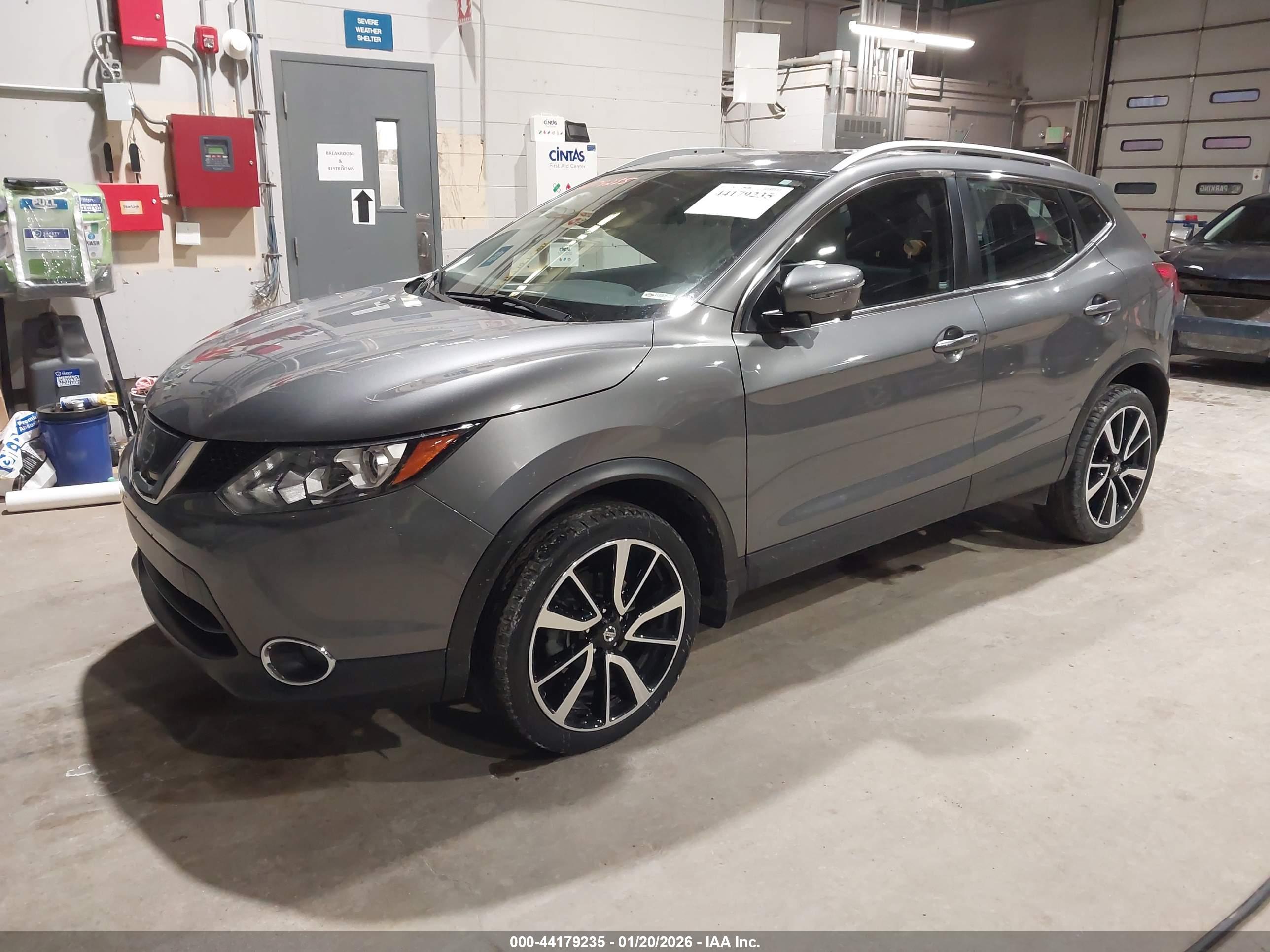 NISSAN ROGUE image 2