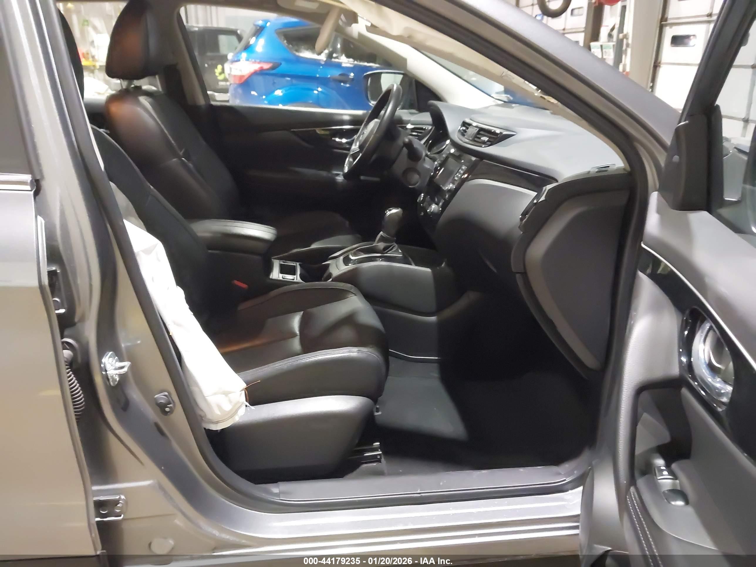 NISSAN ROGUE image 5