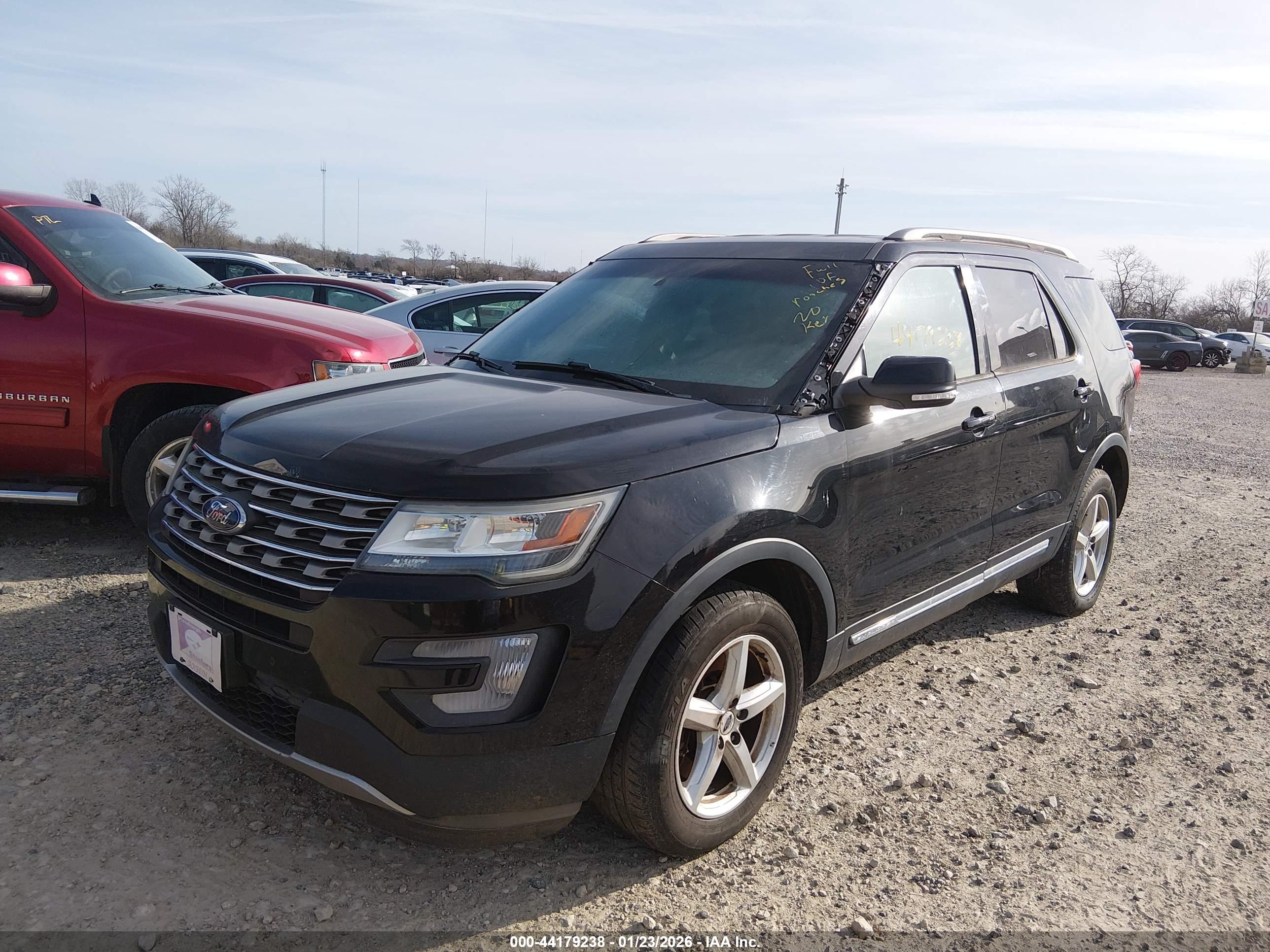 FORD EXPLORER image 2