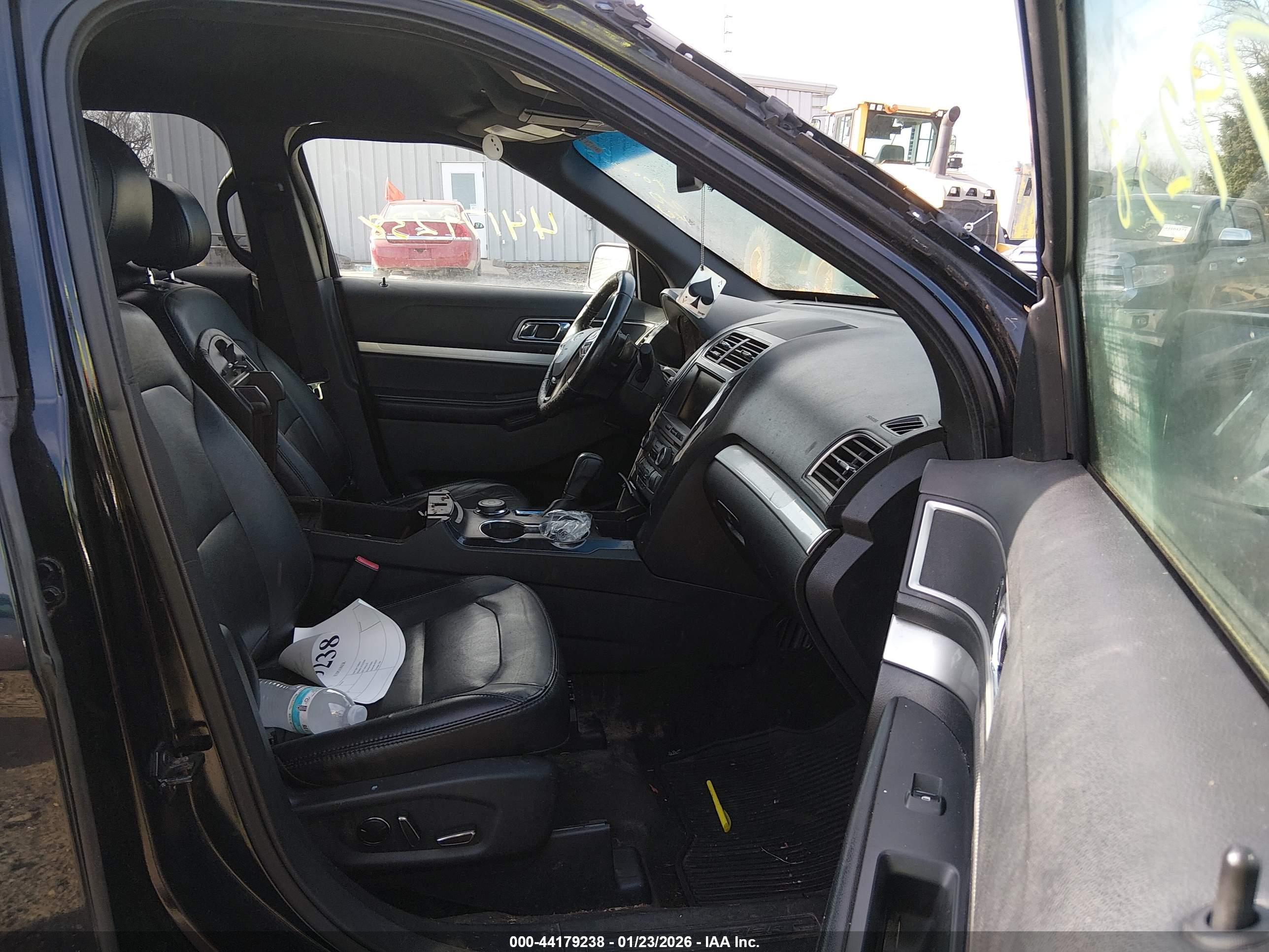 FORD EXPLORER image 5