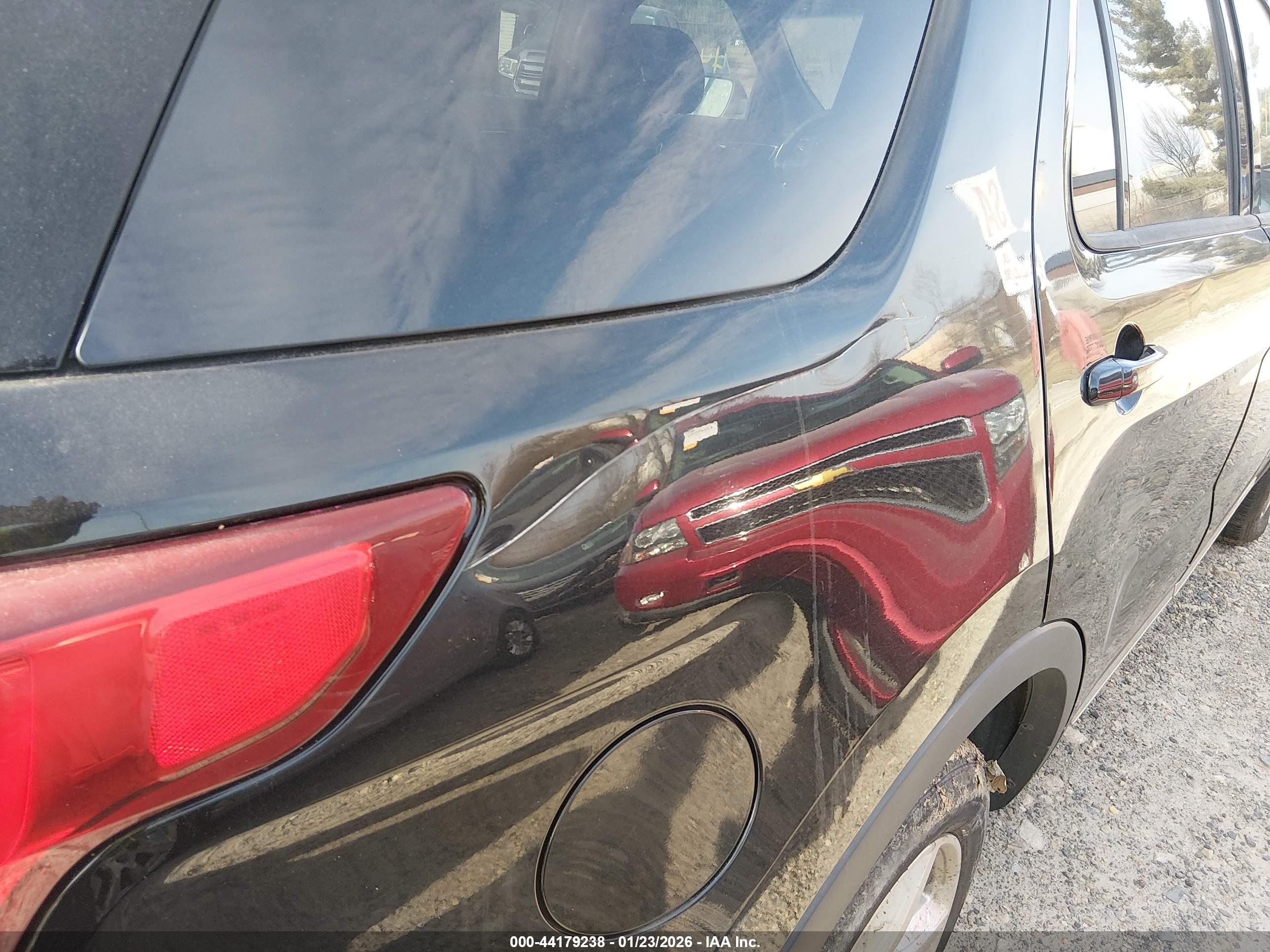 FORD EXPLORER image 6